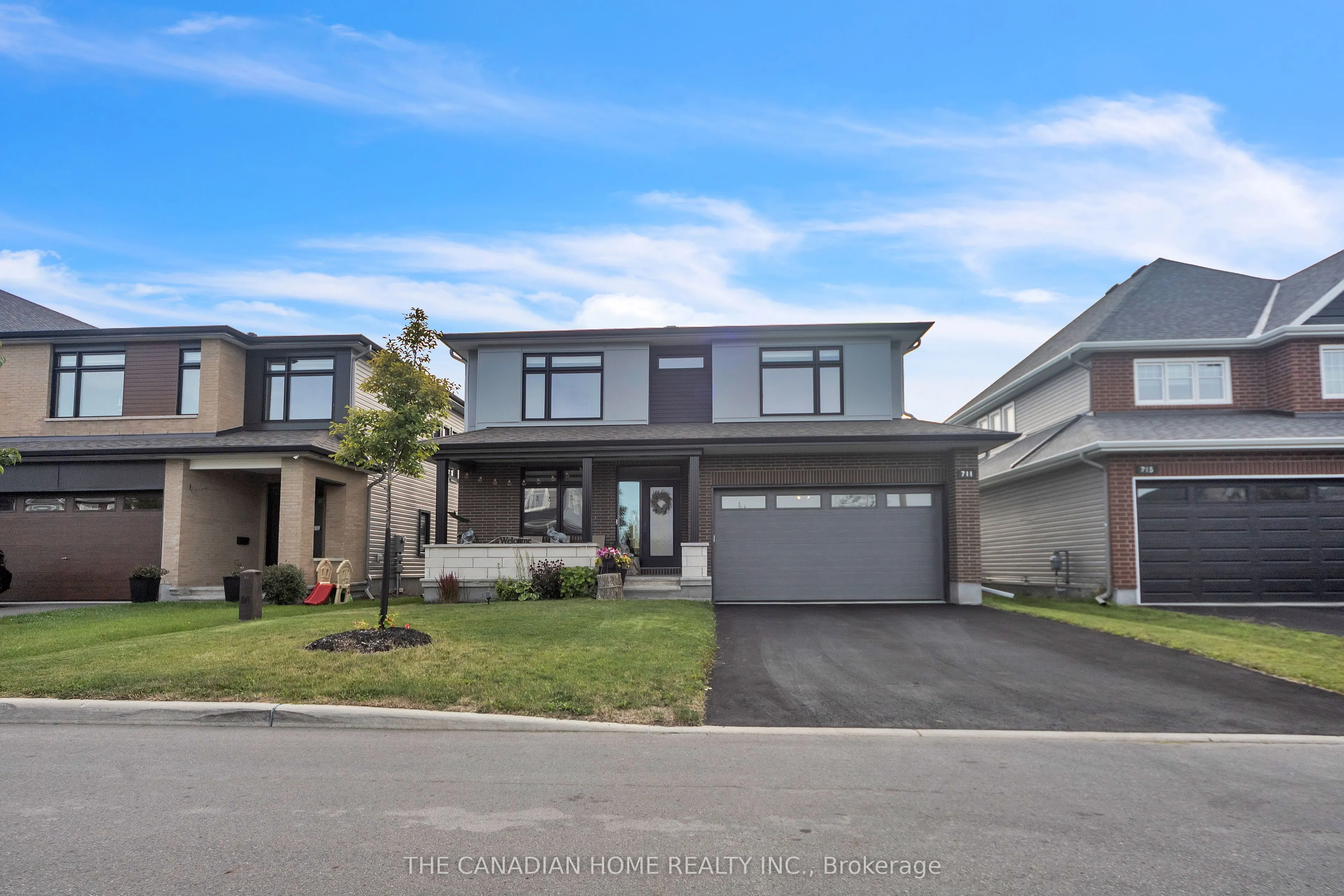 711 Moonflower Crescent