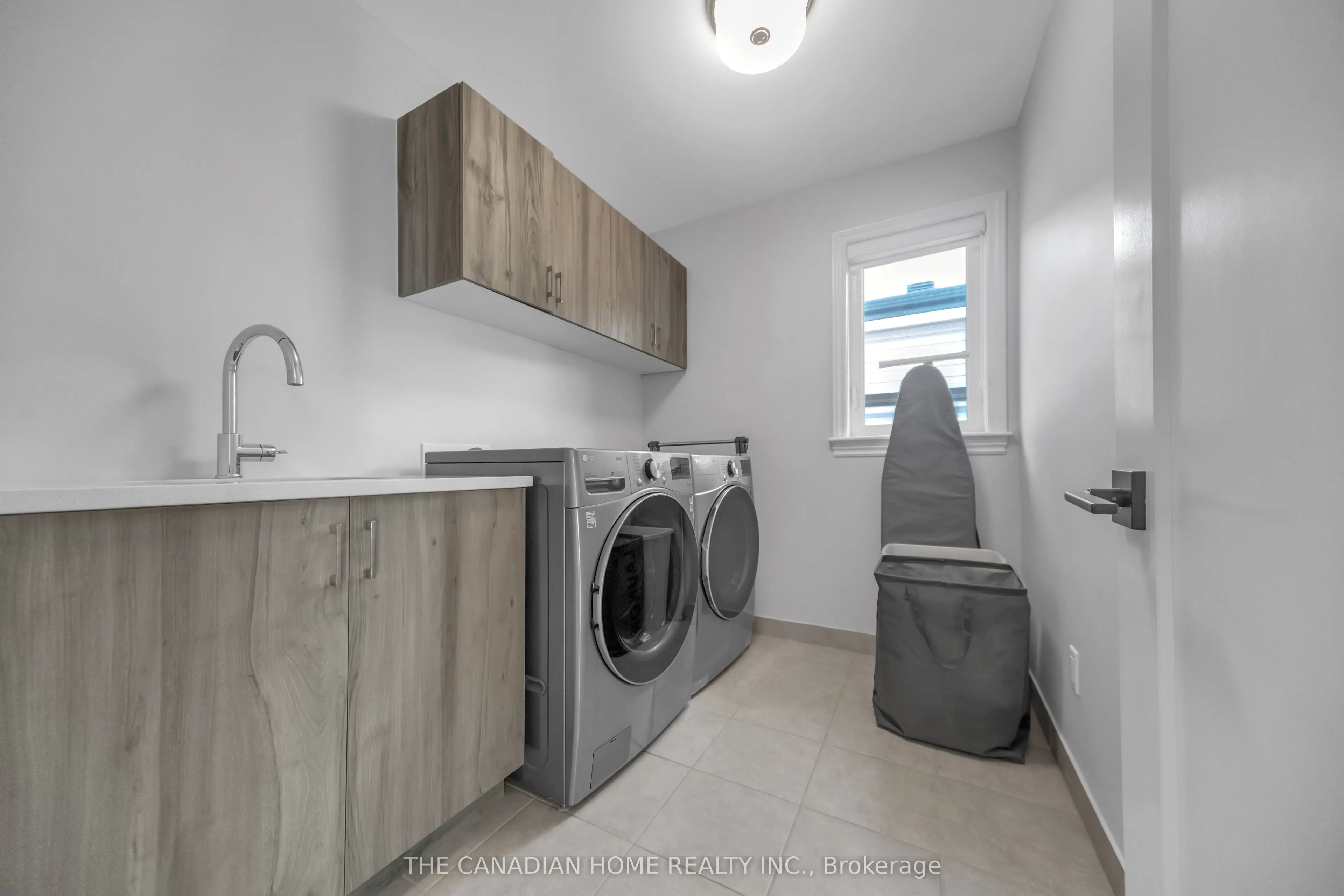 711 Moonflower Crescent