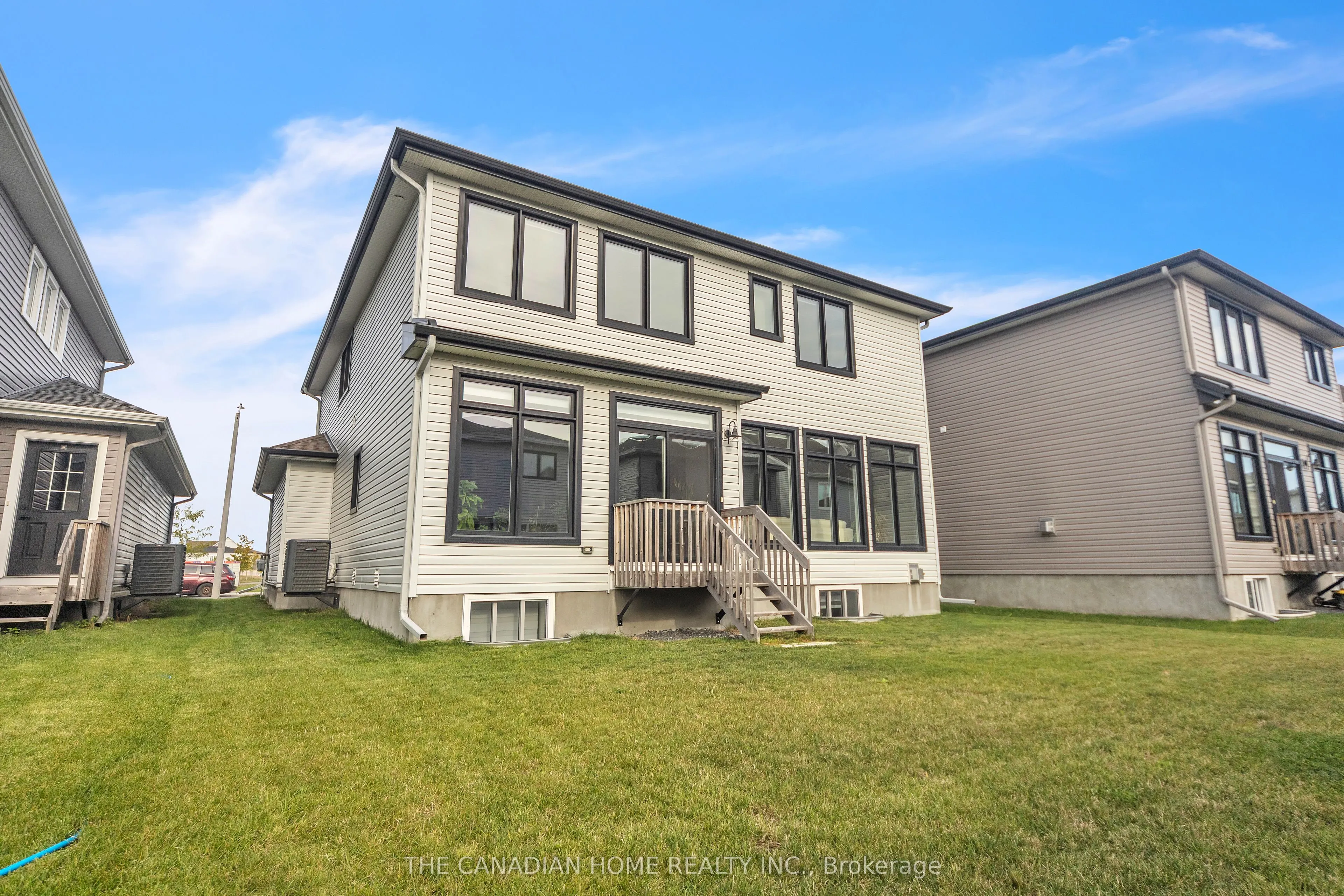 711 Moonflower Crescent