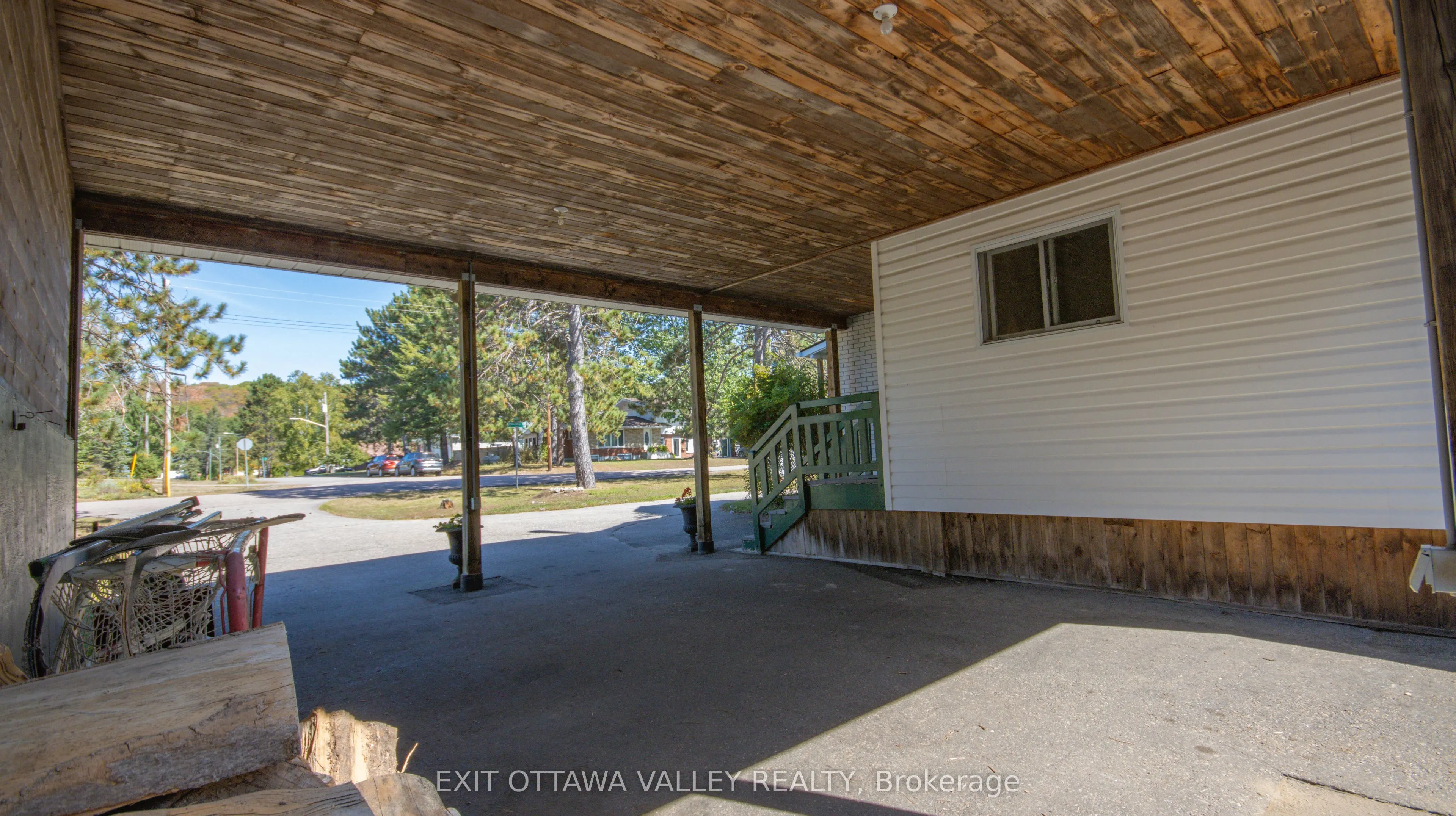 23 Sprucedale Avenue