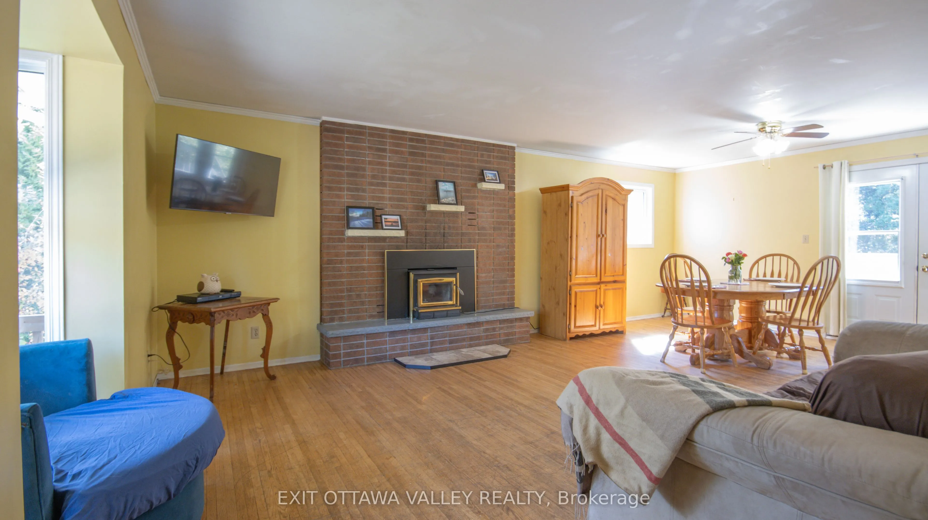 23 Sprucedale Avenue
