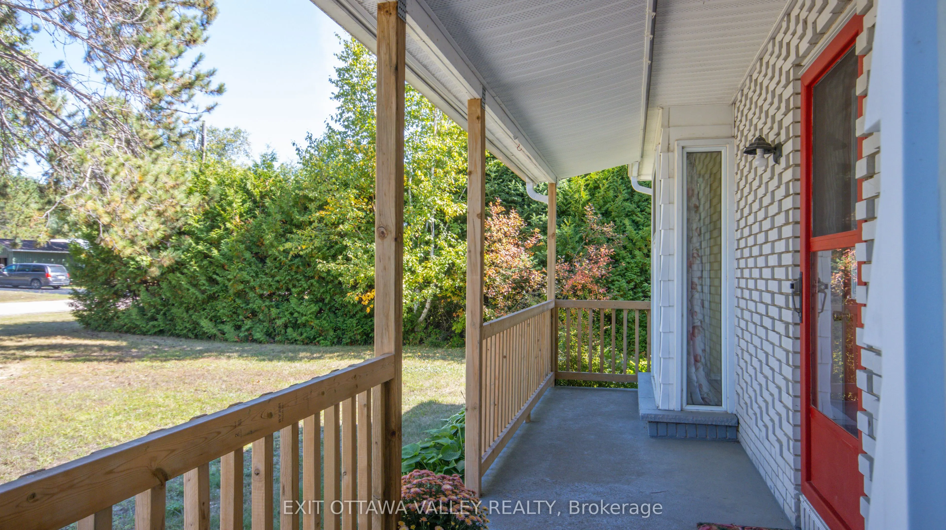 23 Sprucedale Avenue