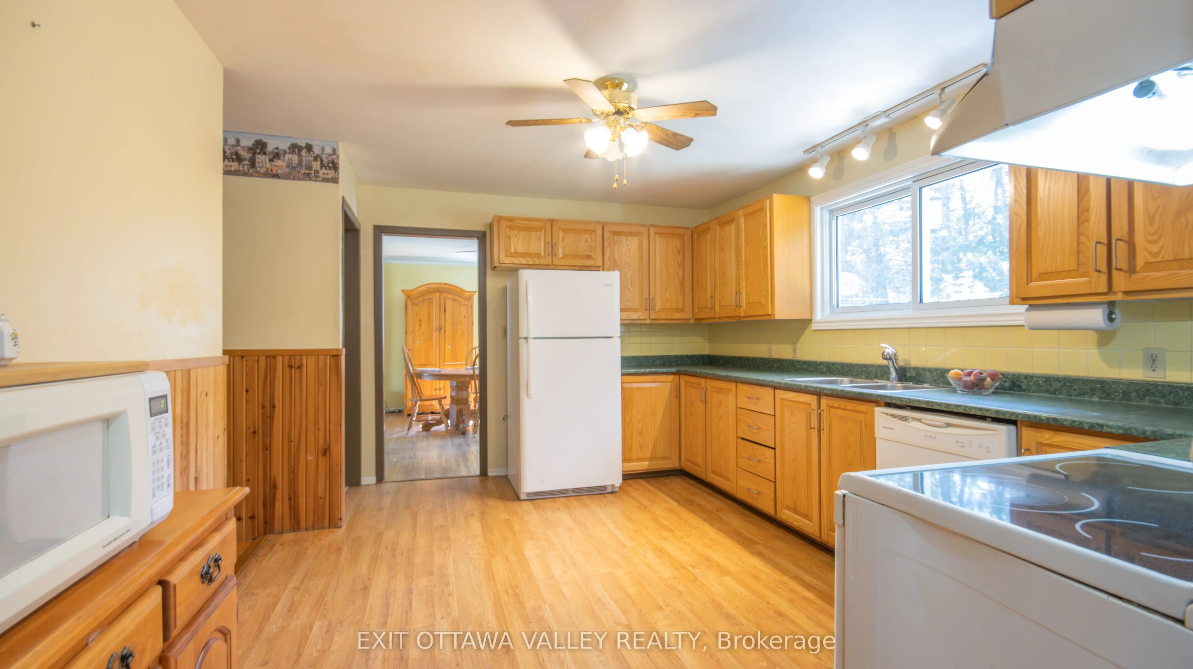 23 Sprucedale Avenue