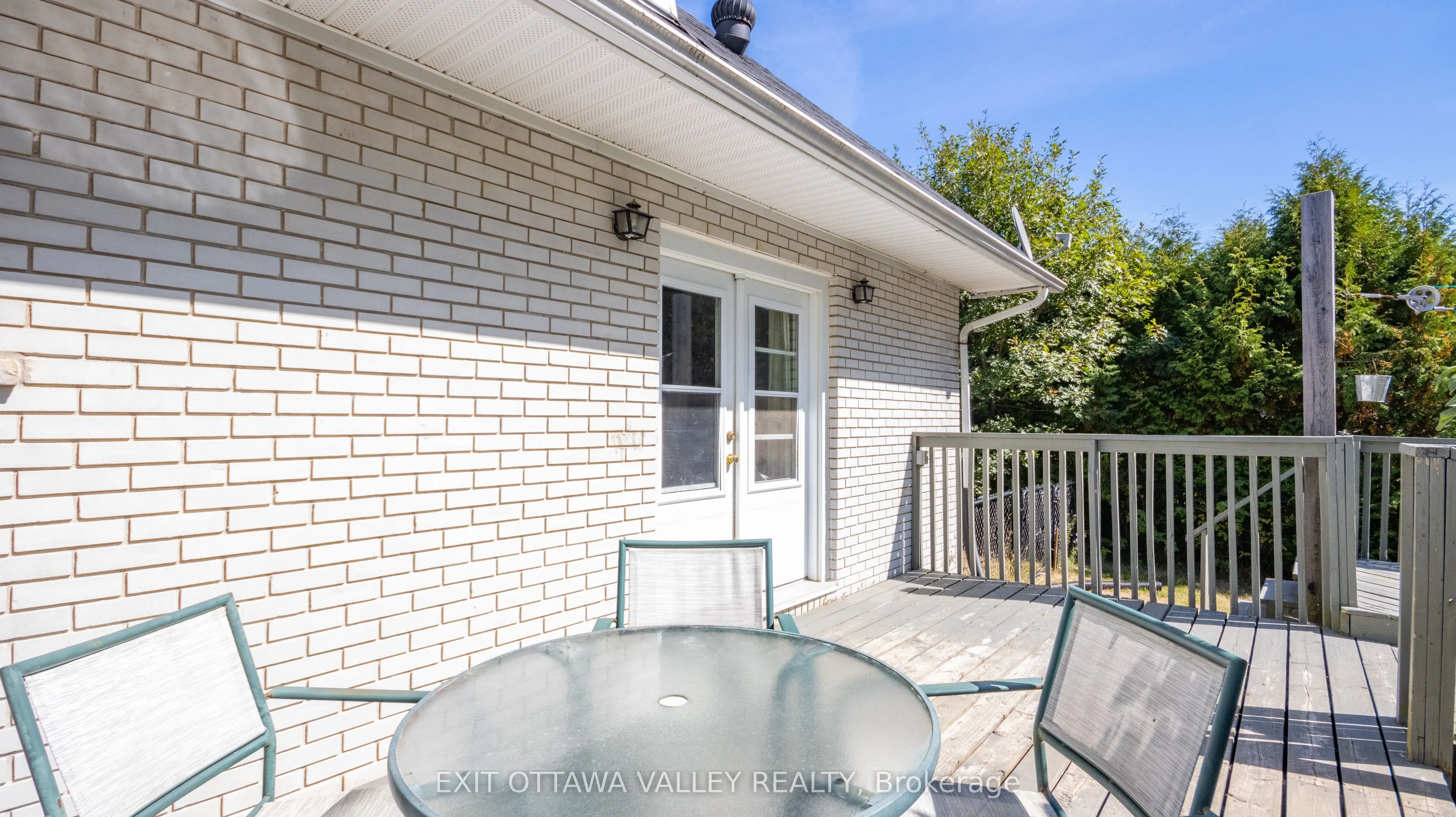 23 Sprucedale Avenue