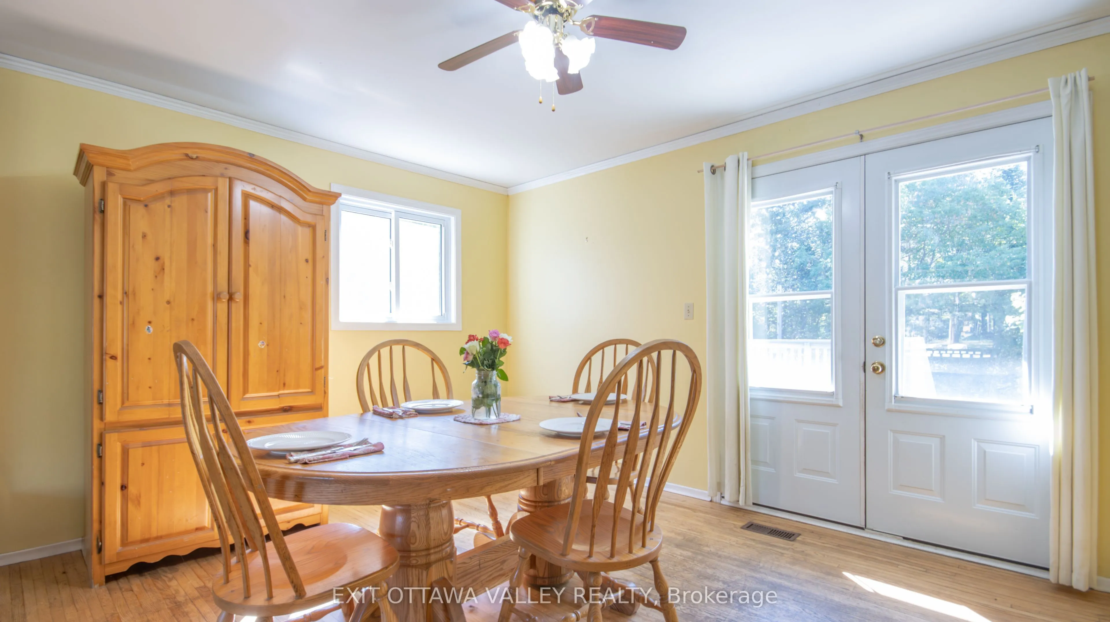 23 Sprucedale Avenue