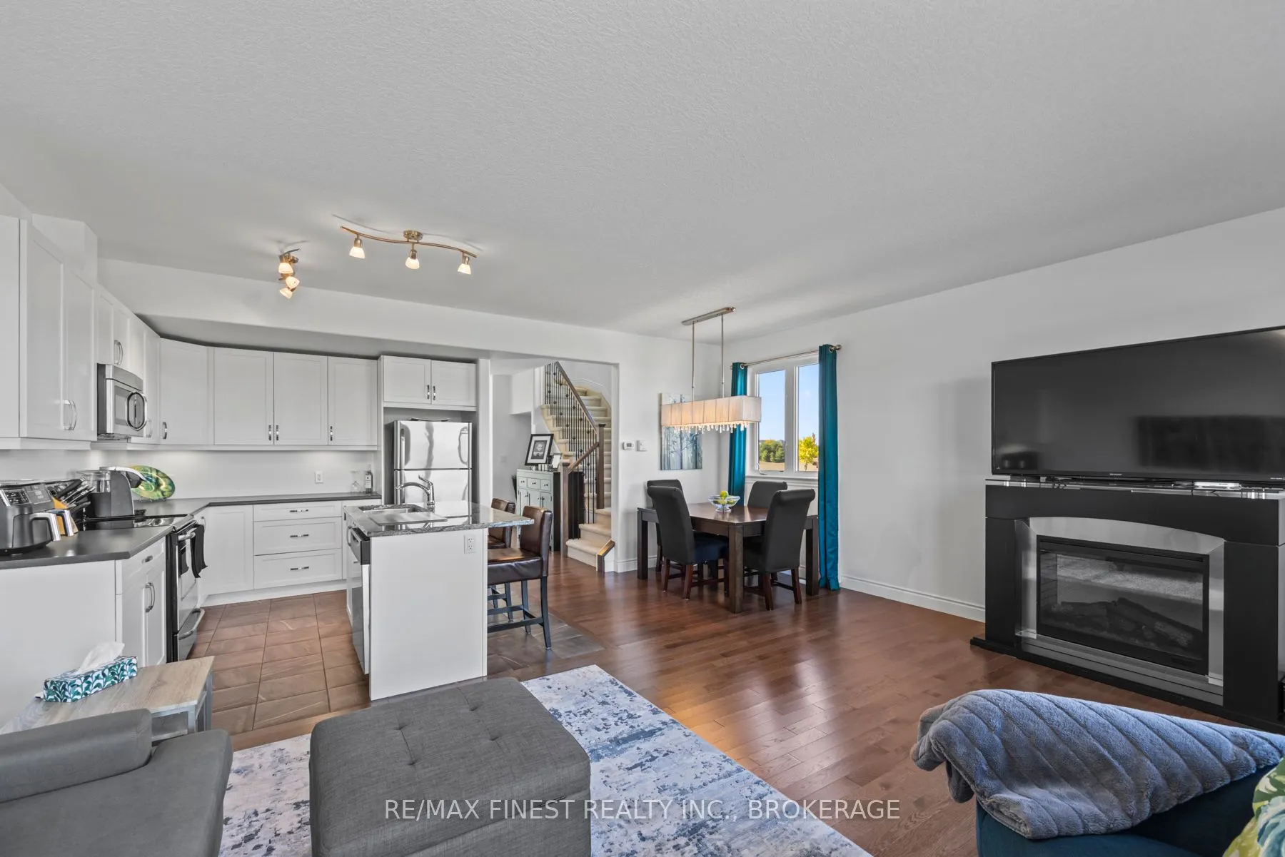147 SIMURDA Court