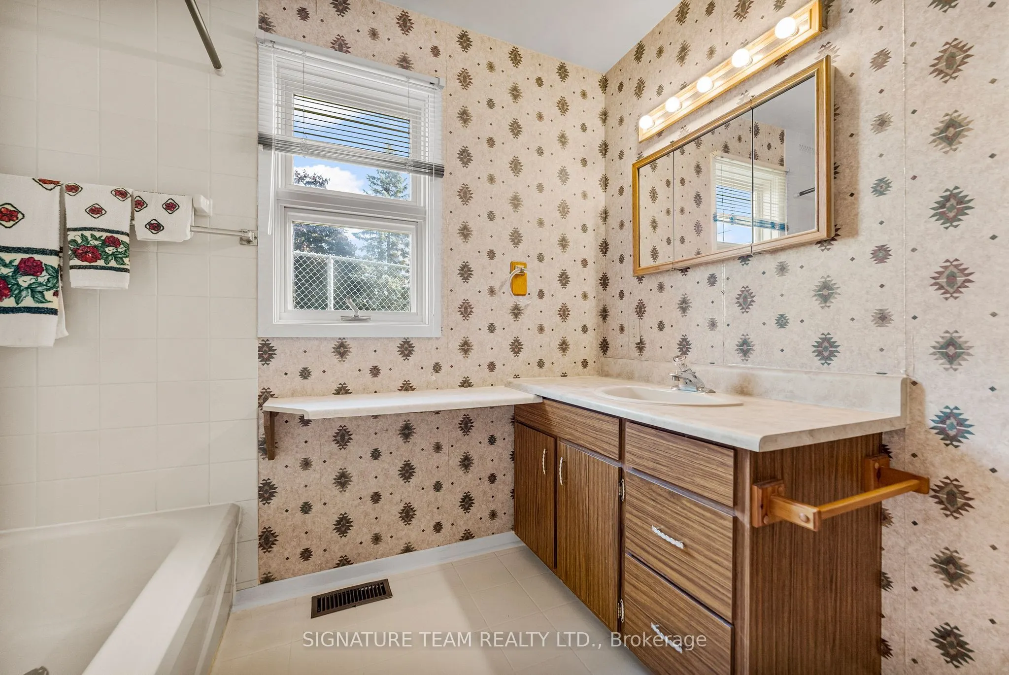 2157 Westmeath Road