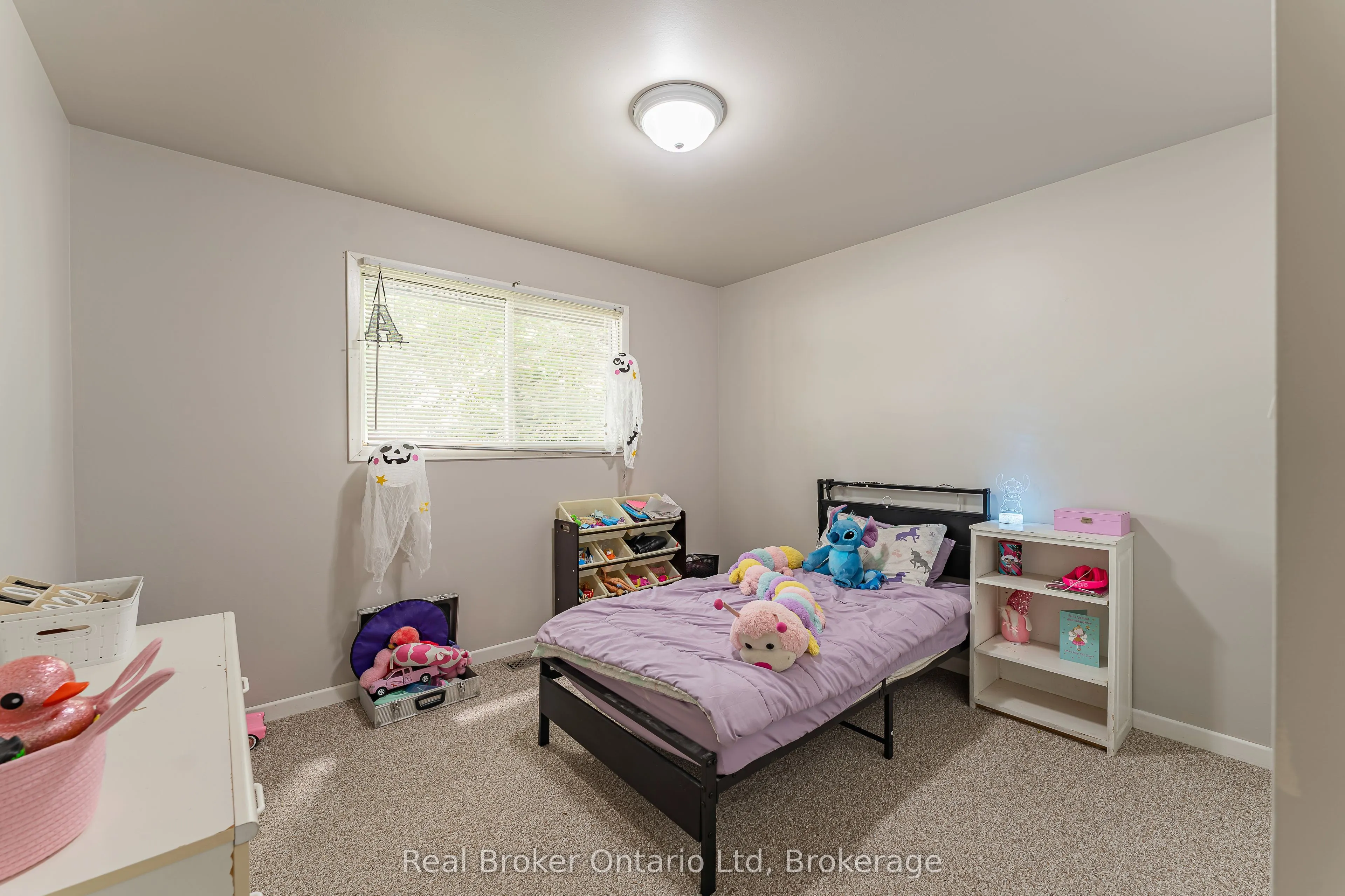 394 Queen Street N