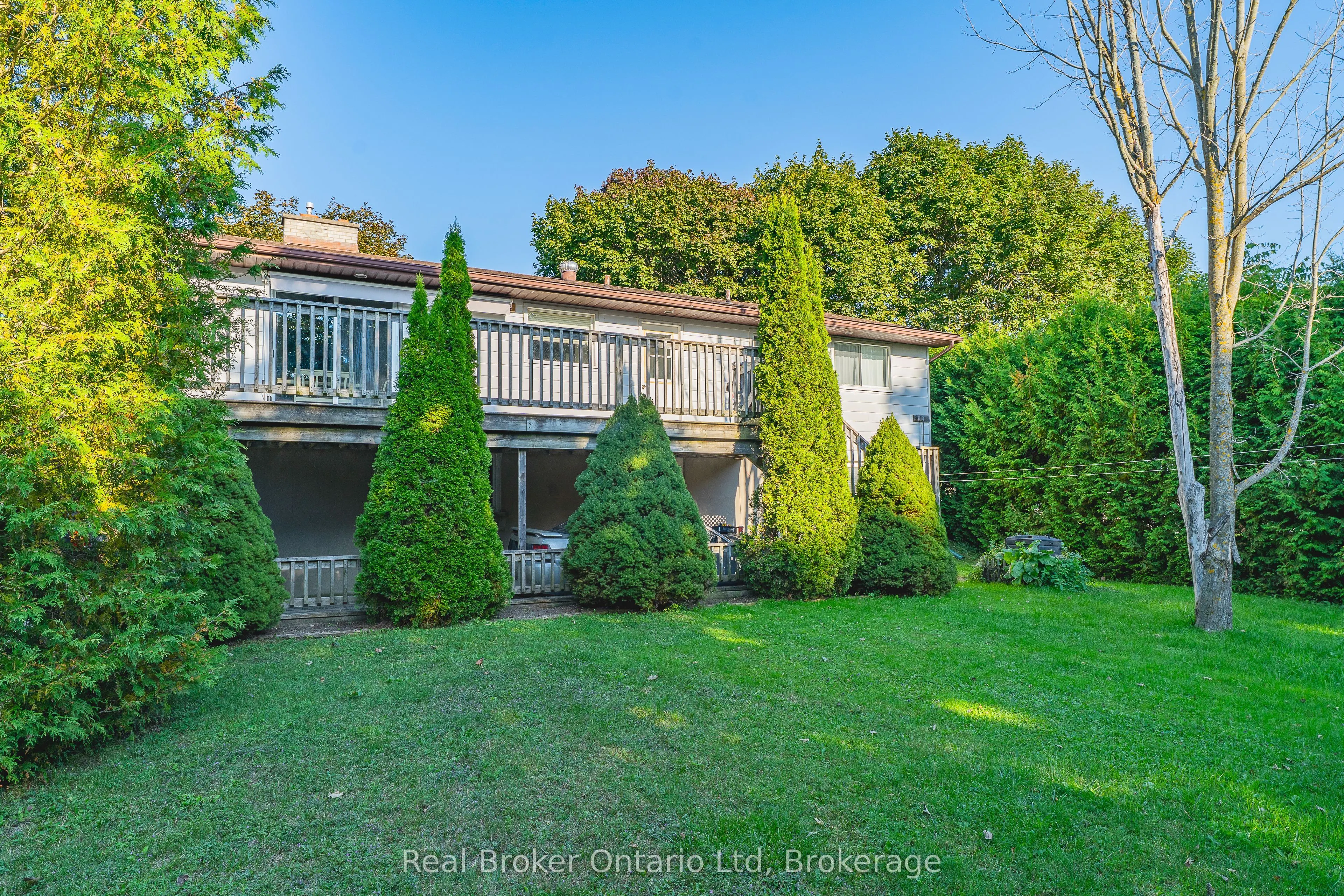 394 Queen Street N