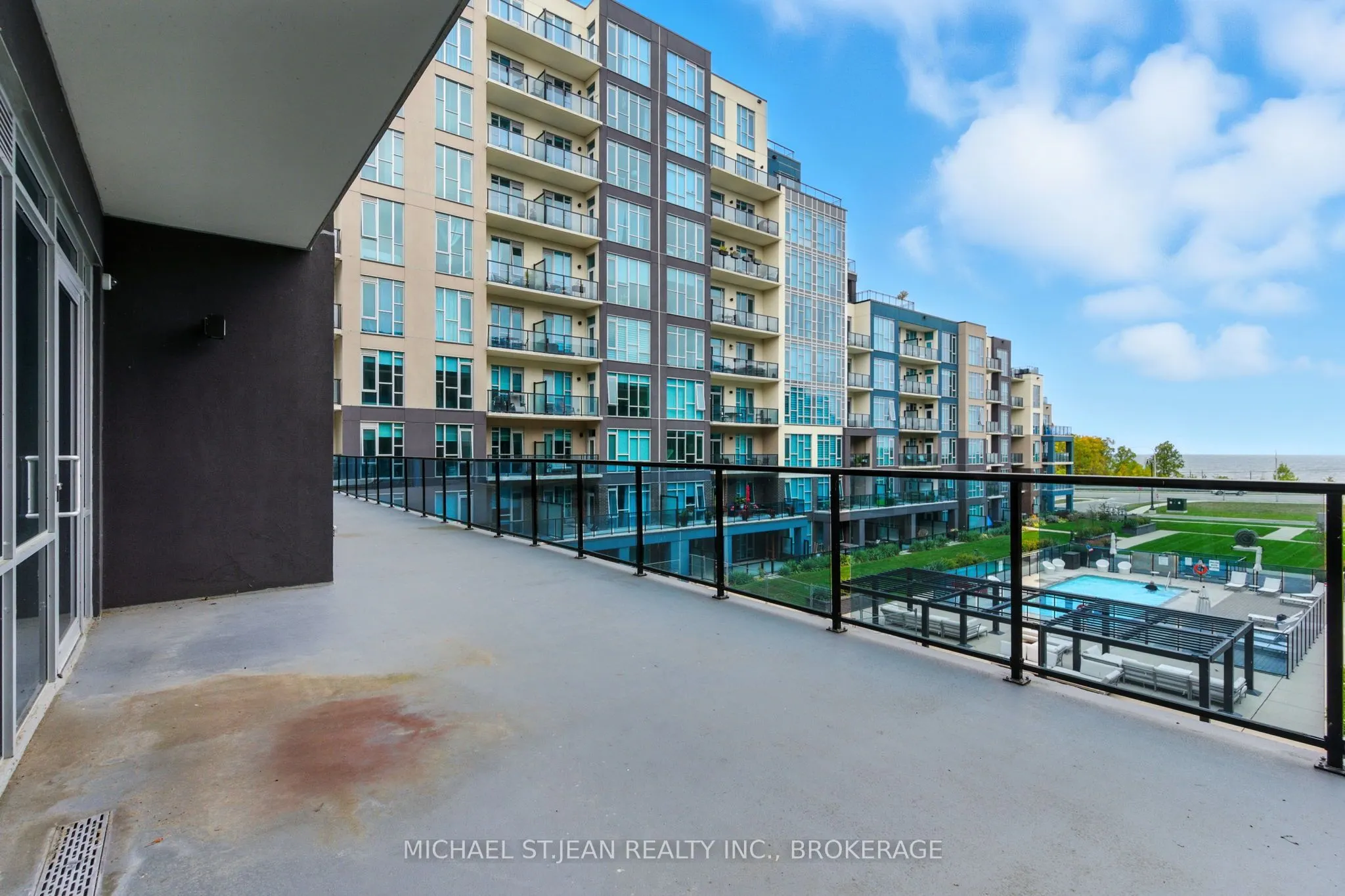 16 Concord Place, #803