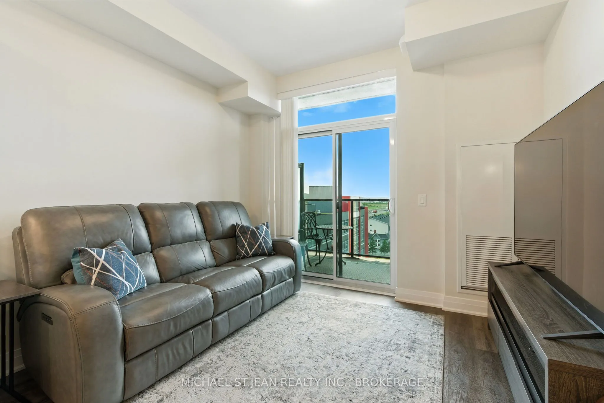 16 Concord Place, #803