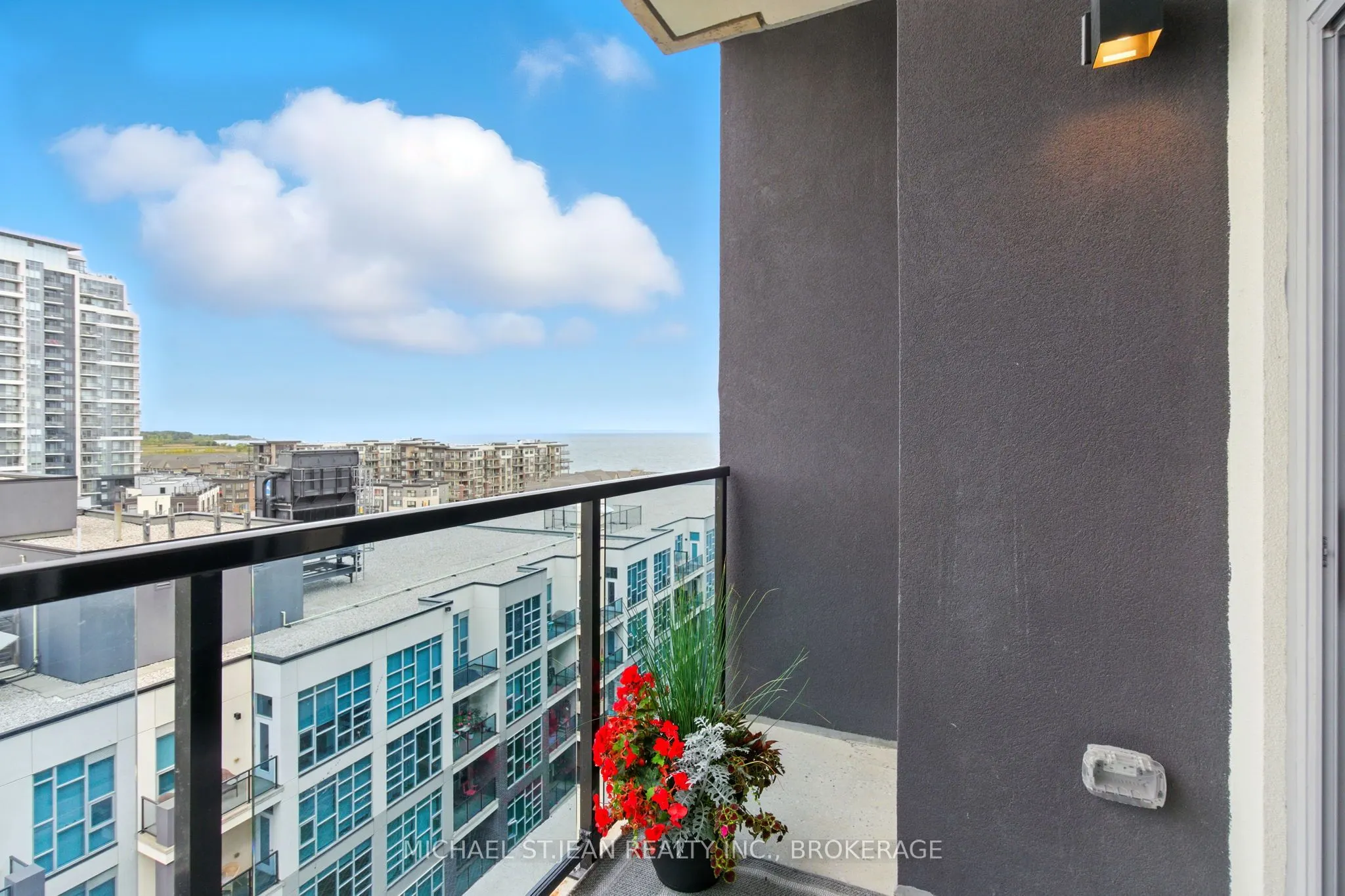16 Concord Place, #803