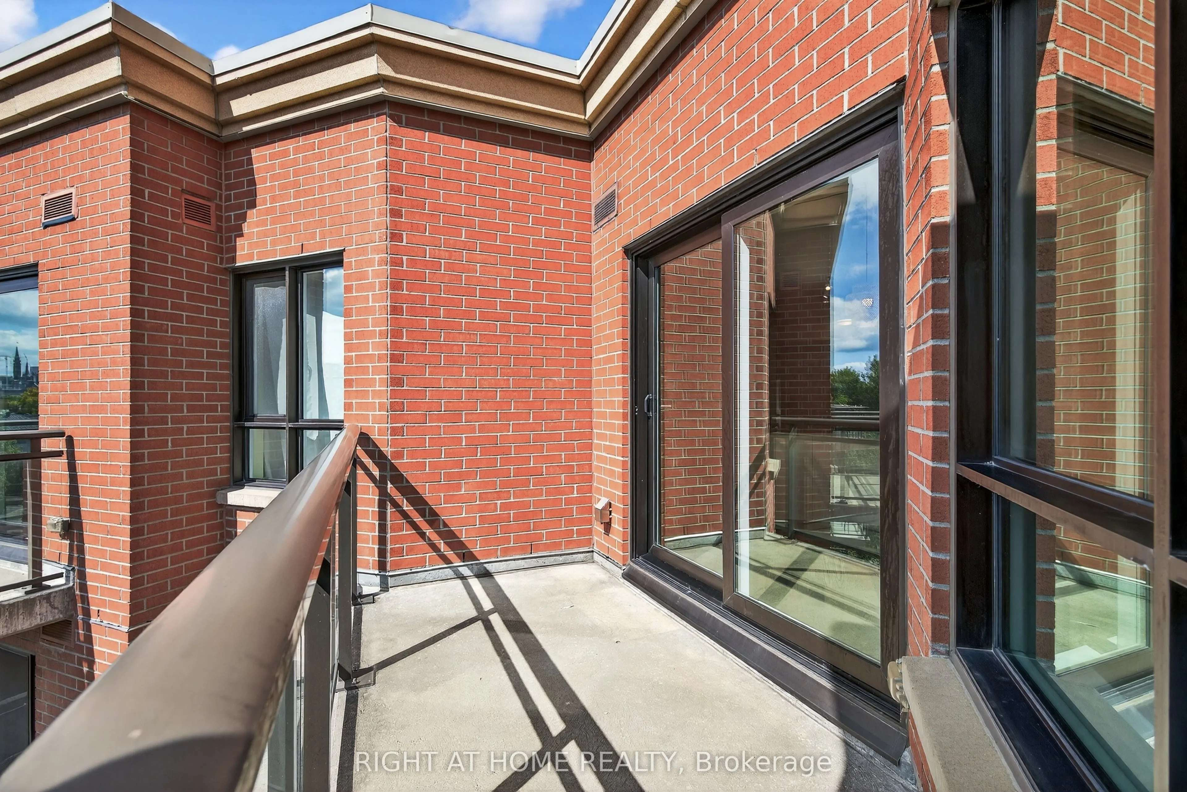 316 Bruyere Street, #517