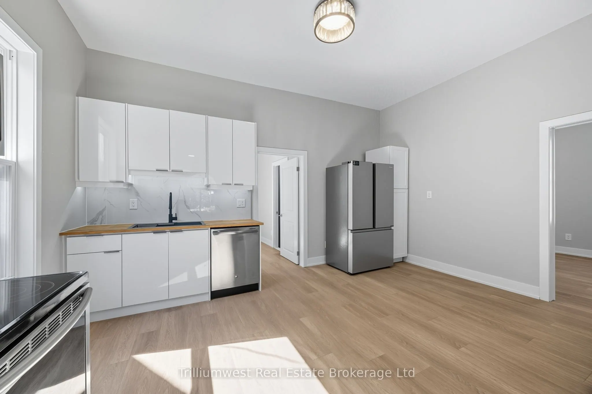 60 1/2 St Catharine Street