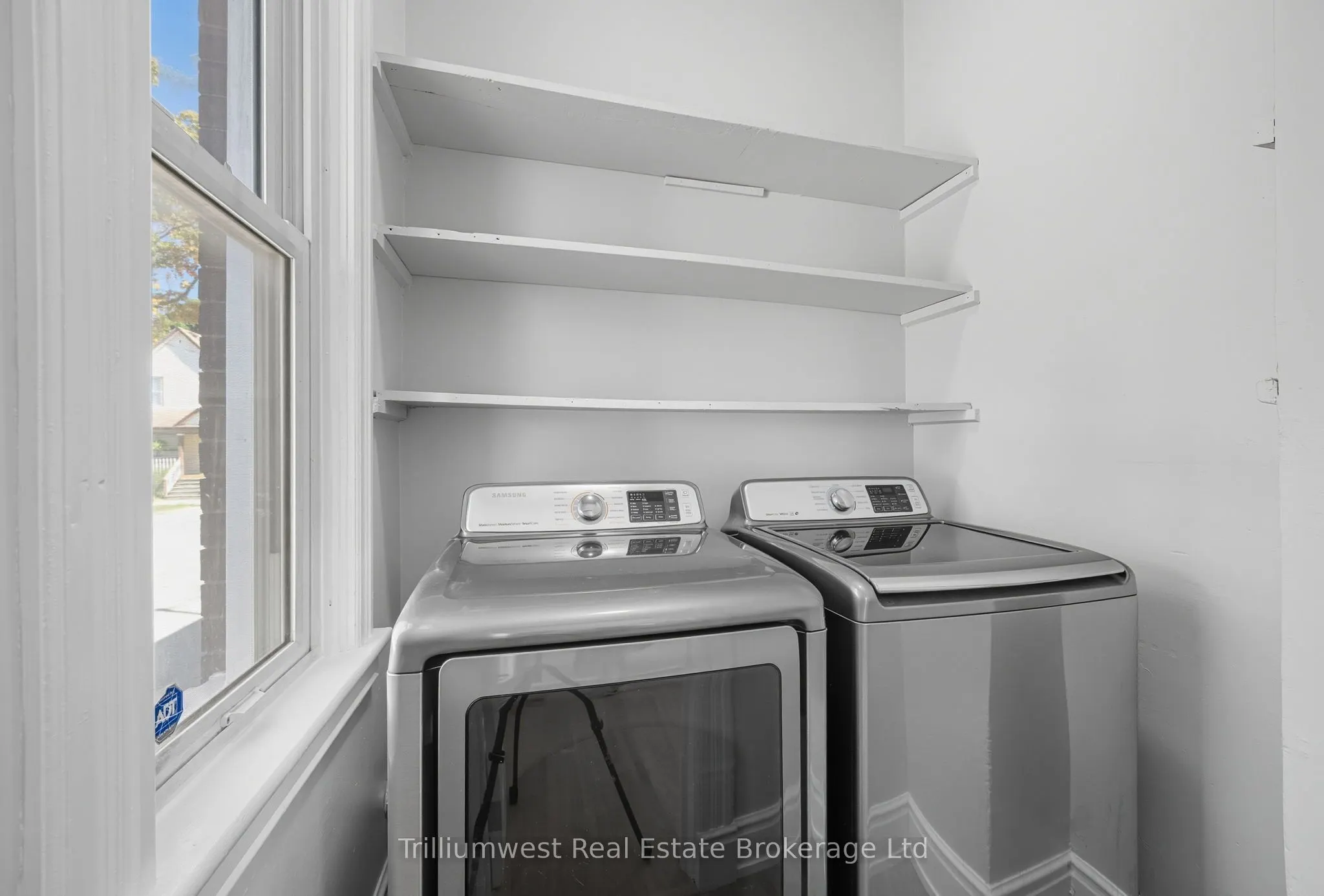 60 1/2 St Catharine Street