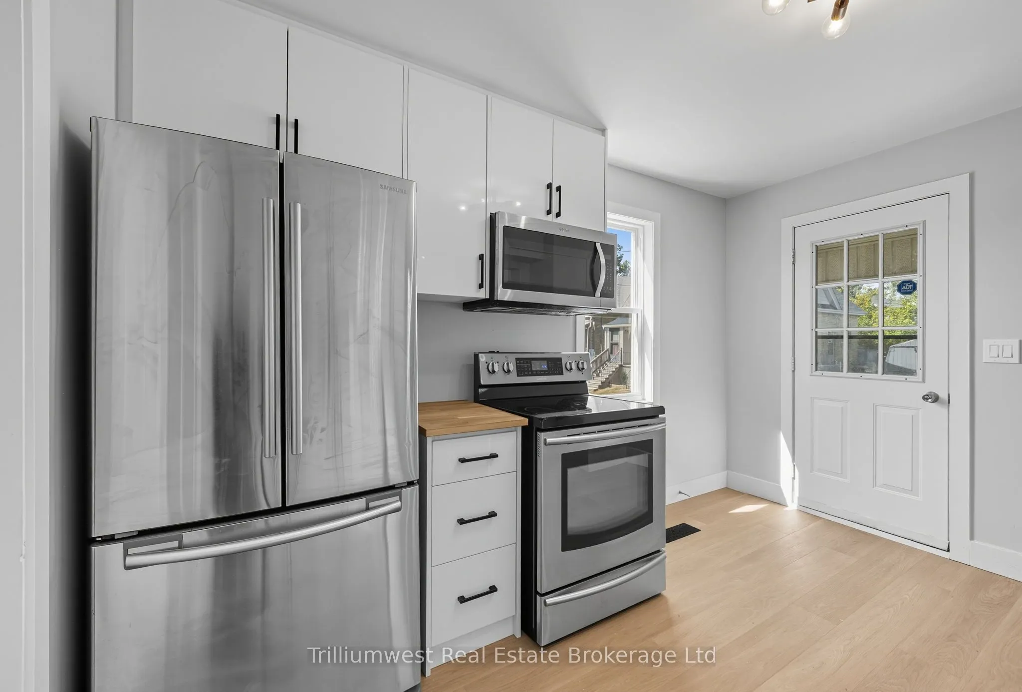 60 1/2 St Catharine Street