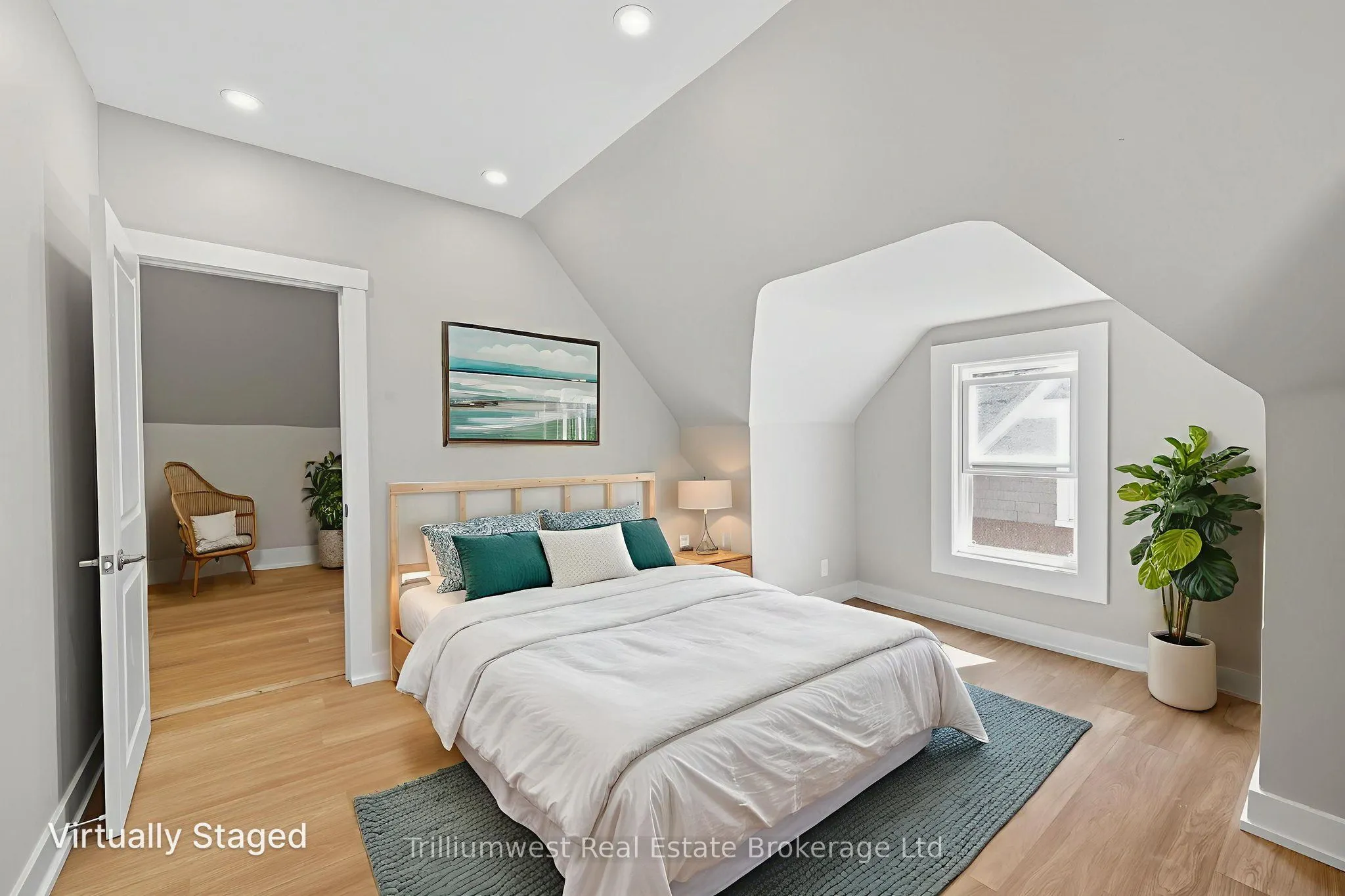 60 1/2 St Catharine Street