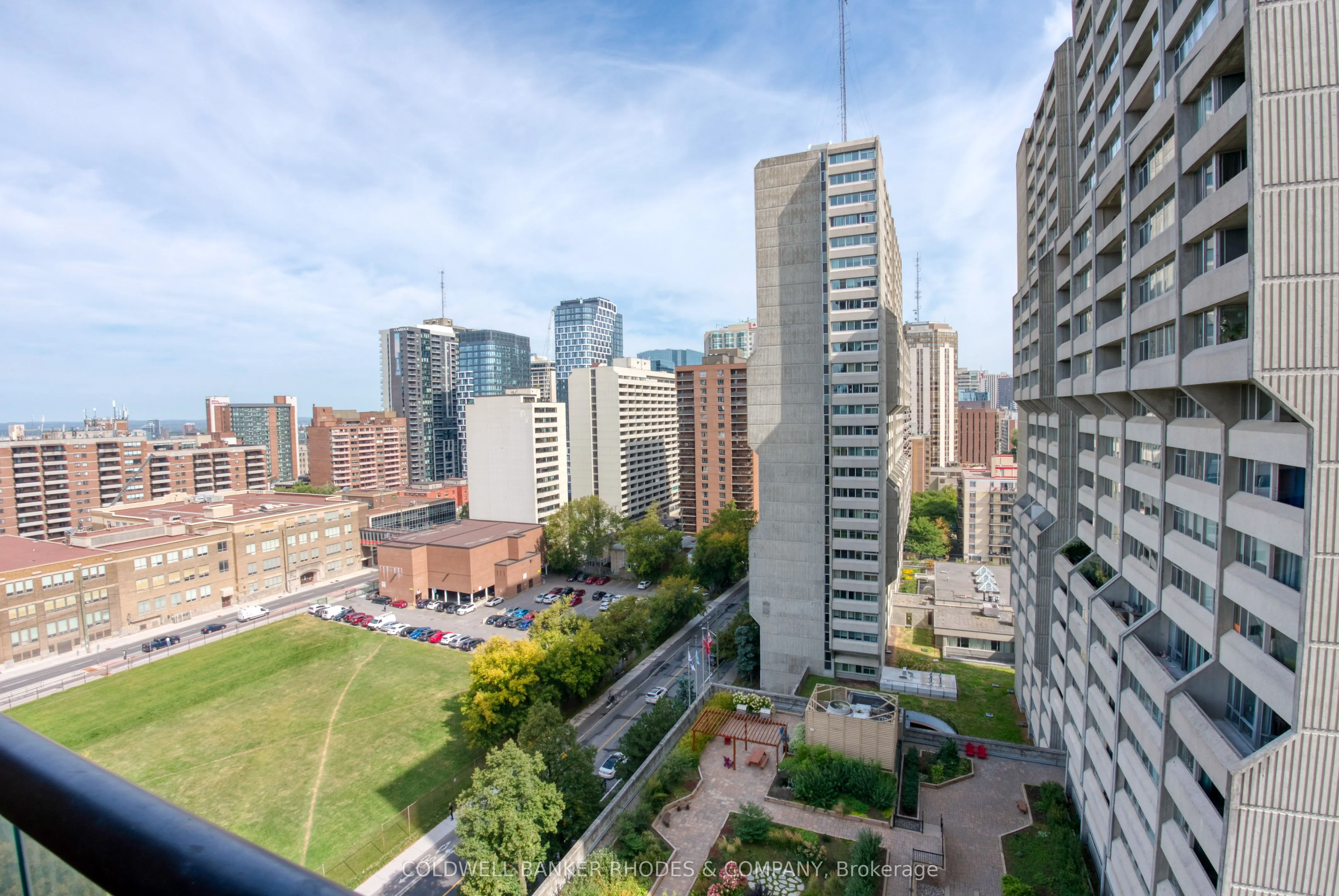 556 Laurier Avenue W, #1105