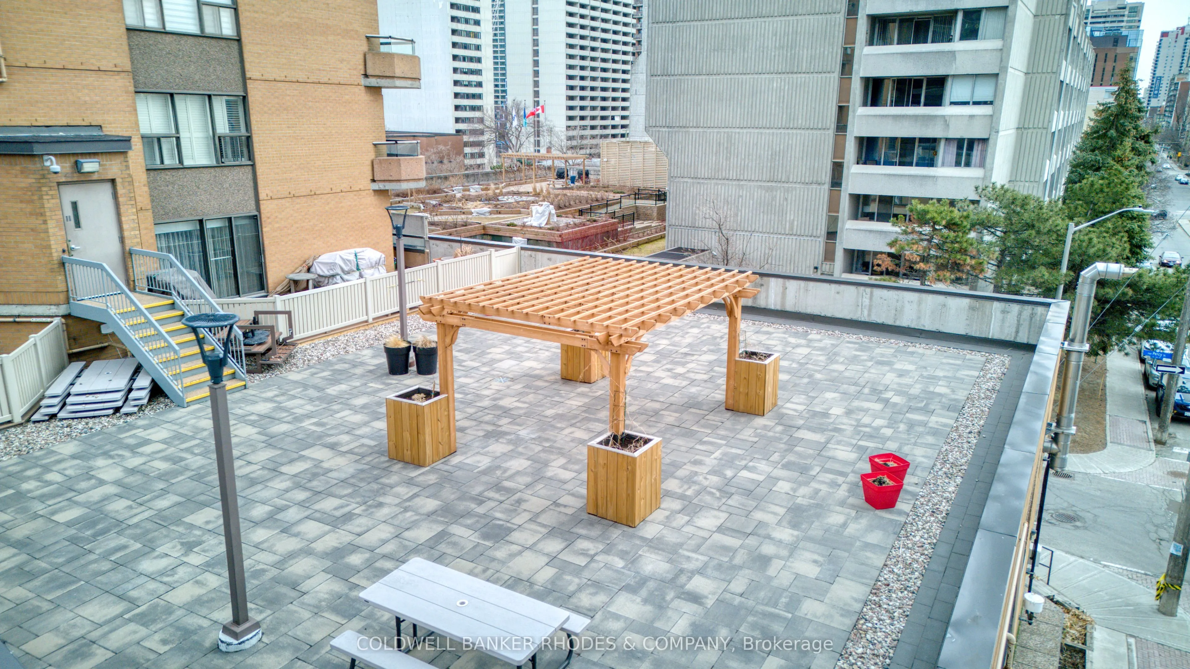 556 Laurier Avenue W, #1105