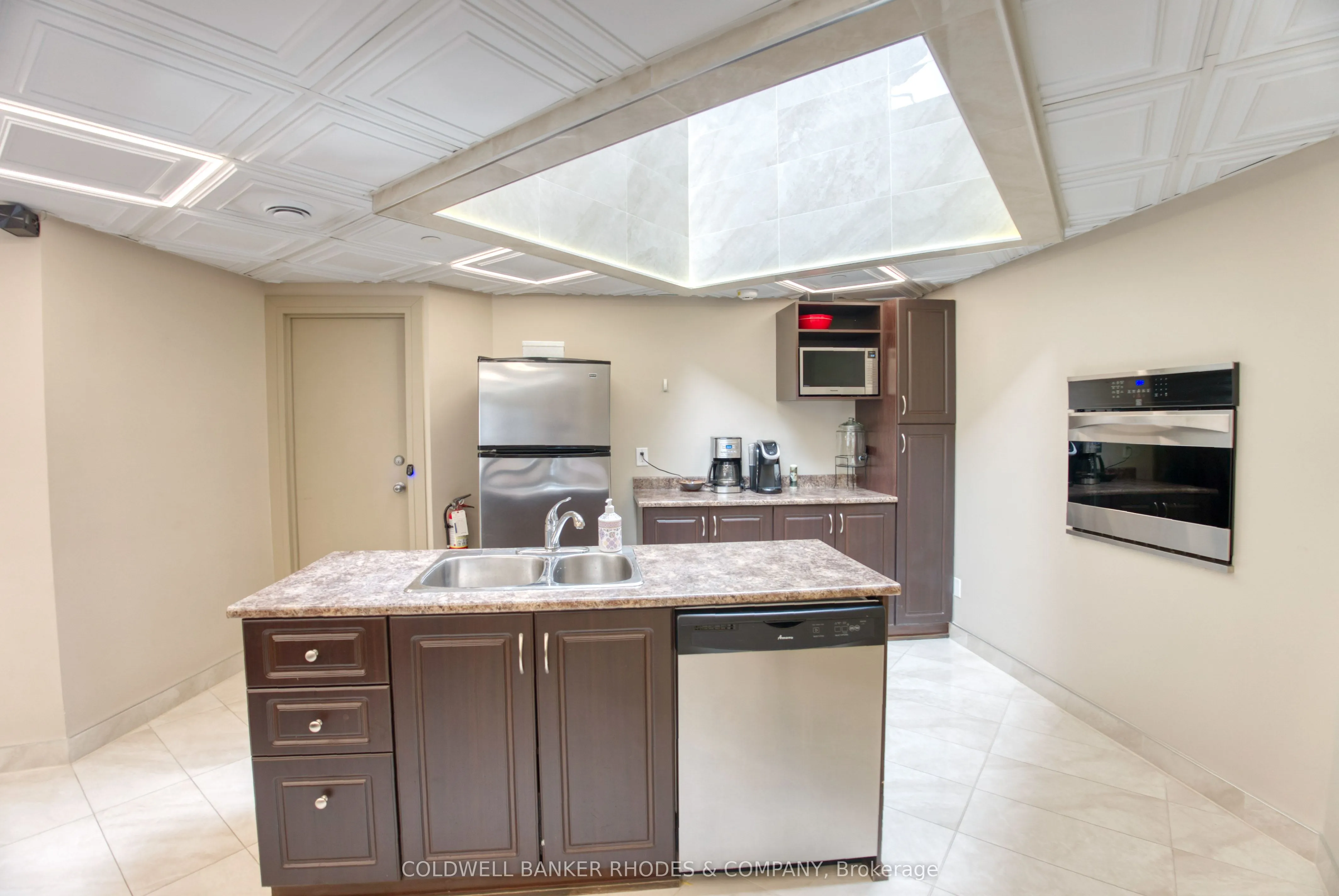 556 Laurier Avenue W, #1105