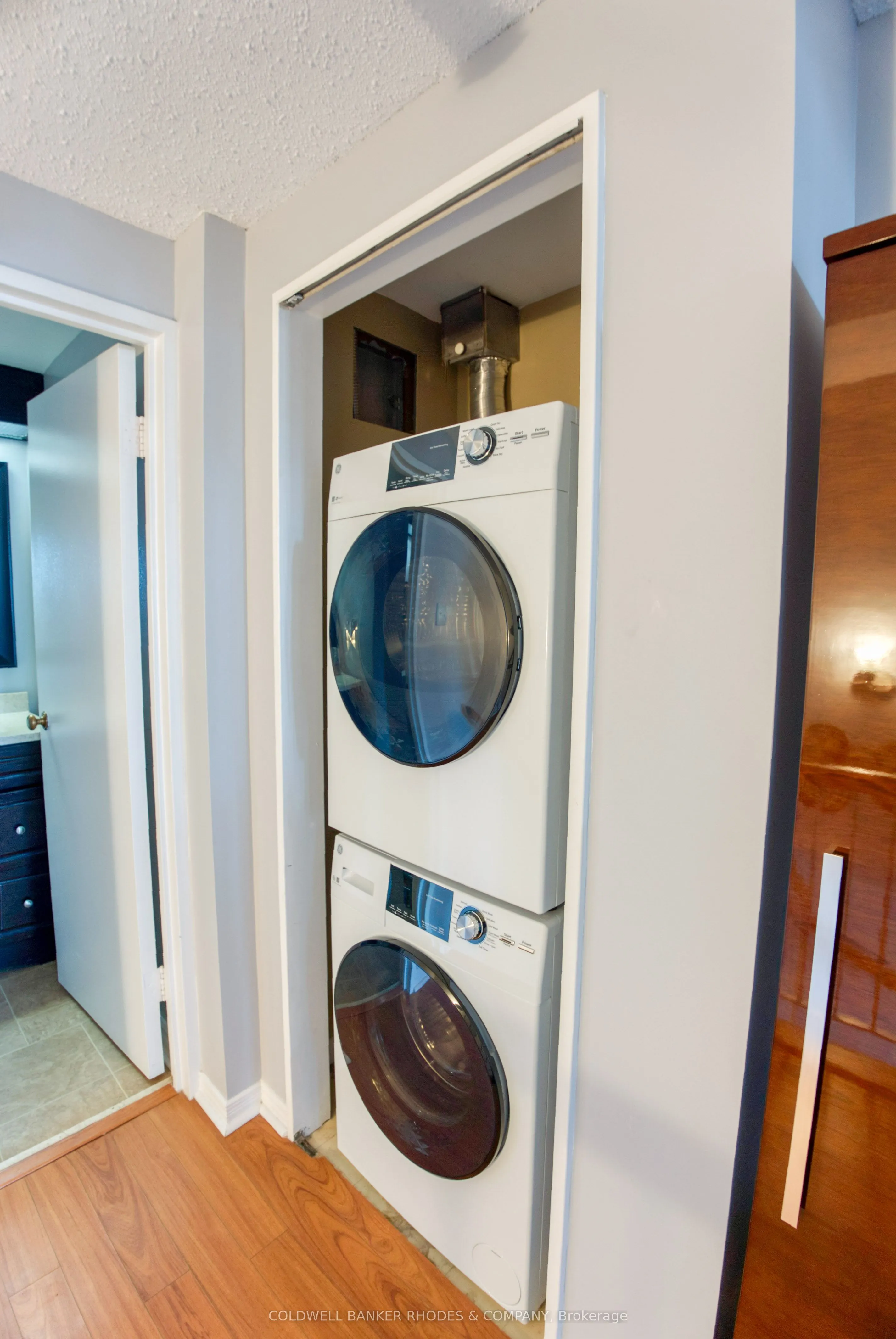 556 Laurier Avenue W, #1105