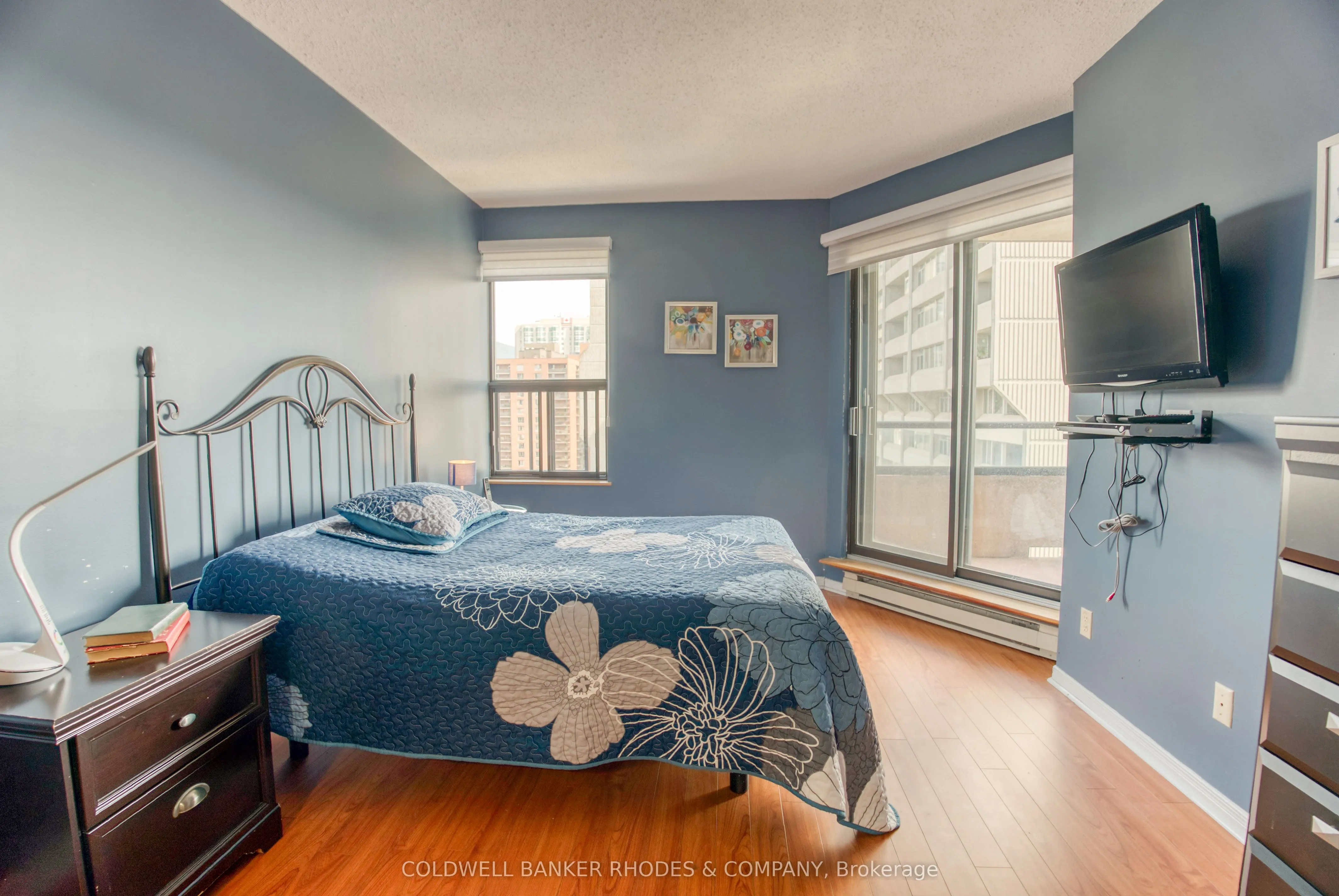 556 Laurier Avenue W, #1105
