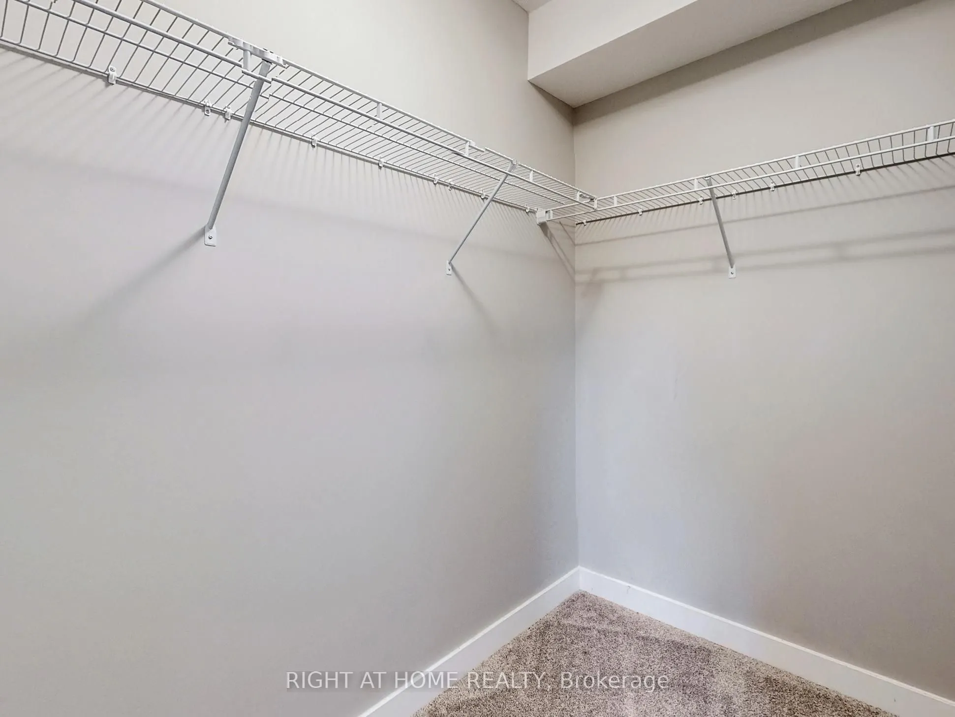 83 Beechwood Avenue, #07
