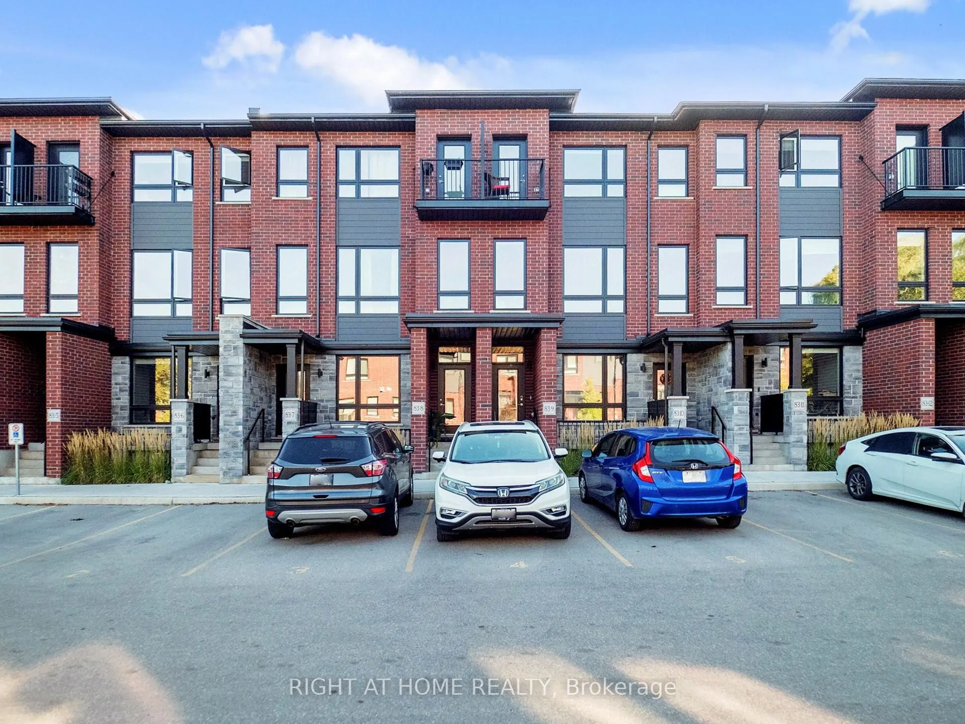83 Beechwood Avenue, #07