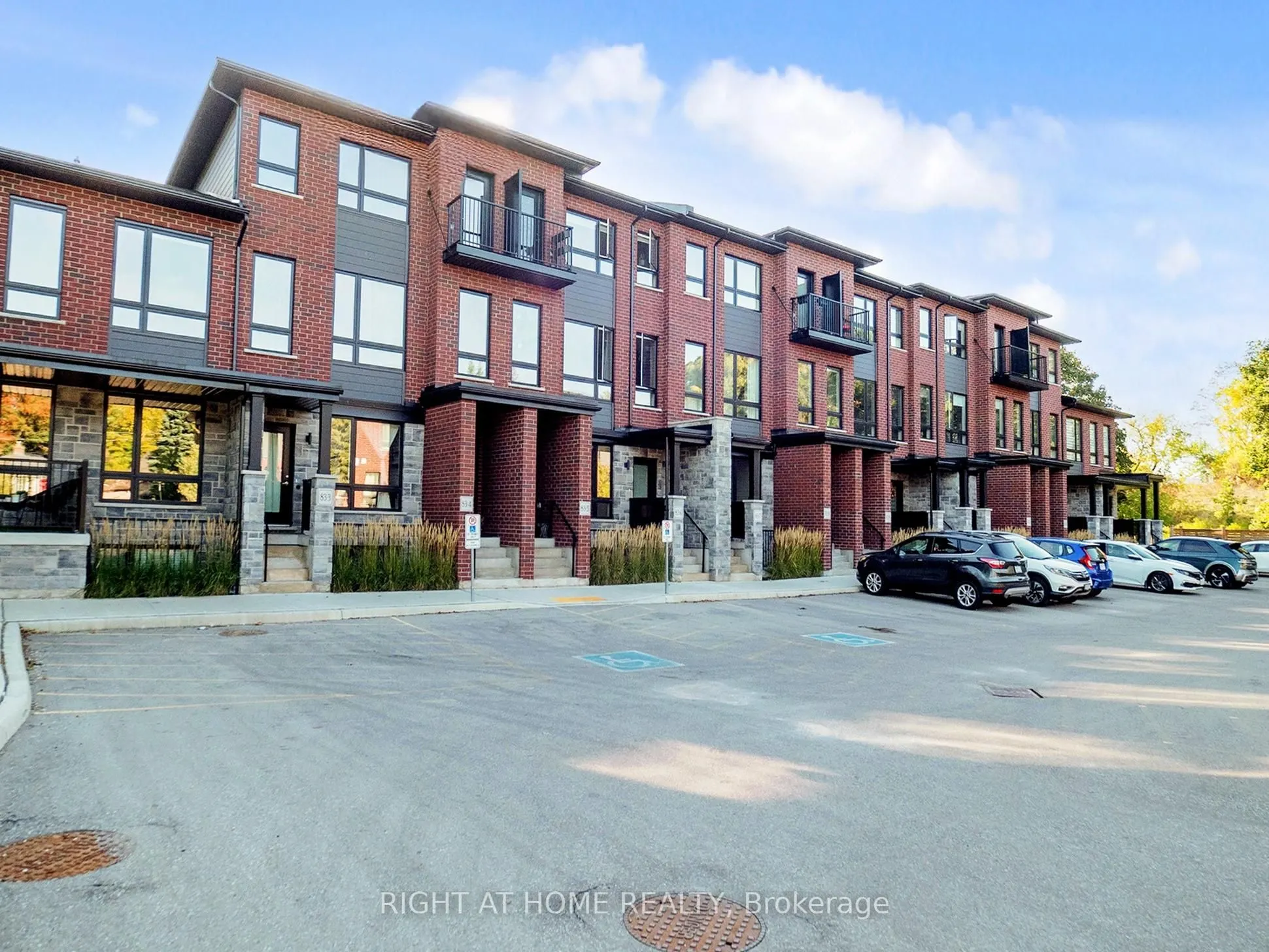 83 Beechwood Avenue, #07
