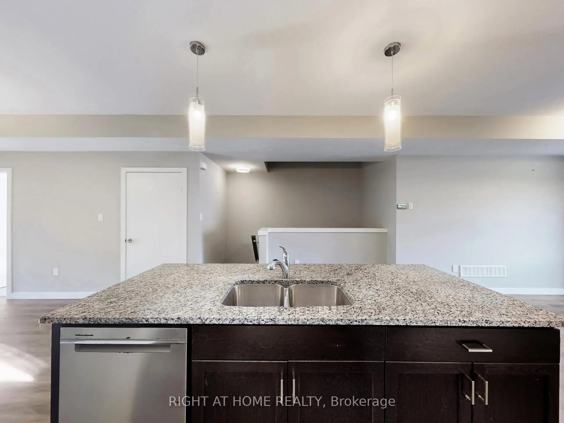 83 Beechwood Avenue, #07