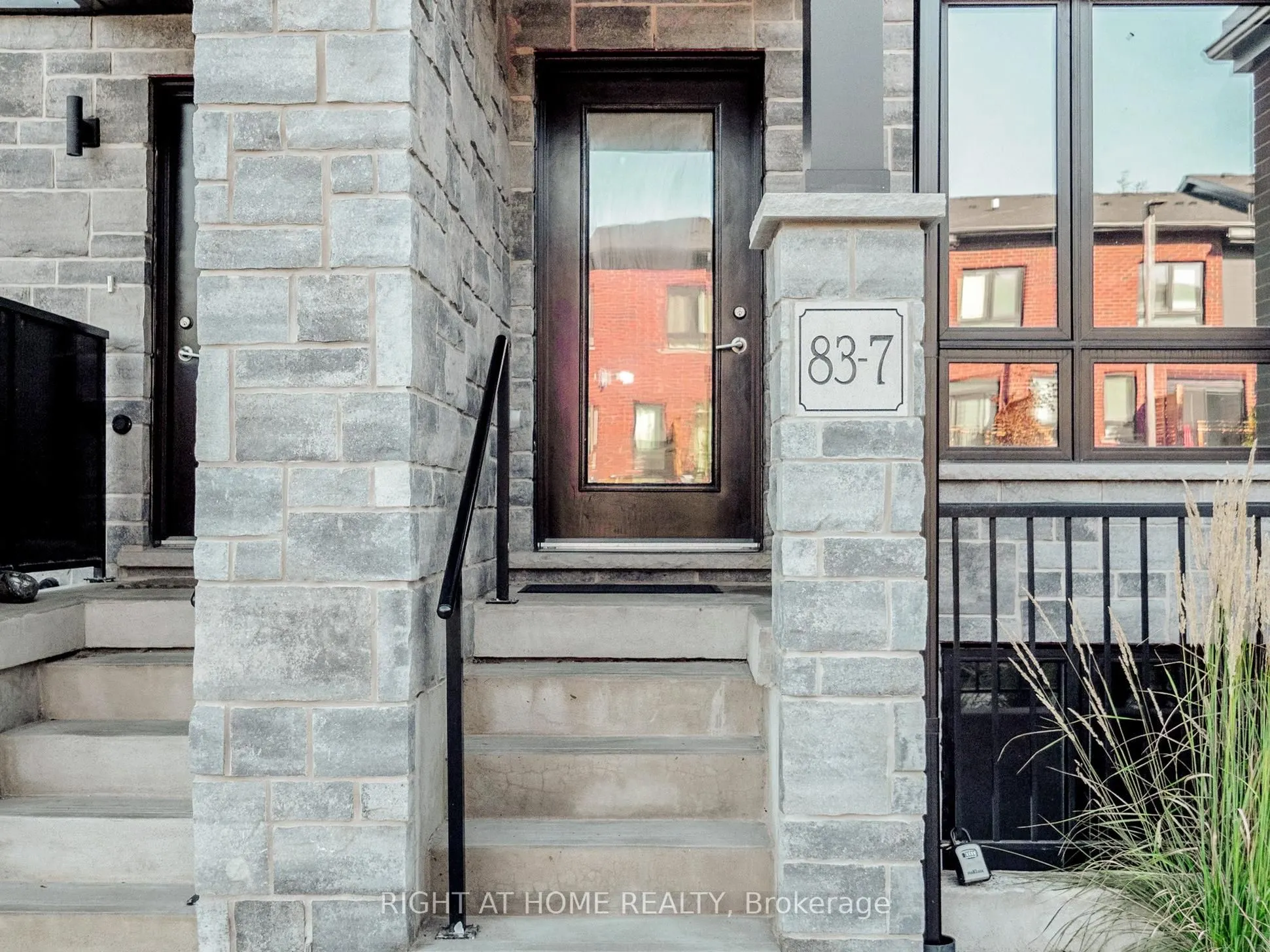 83 Beechwood Avenue, #07