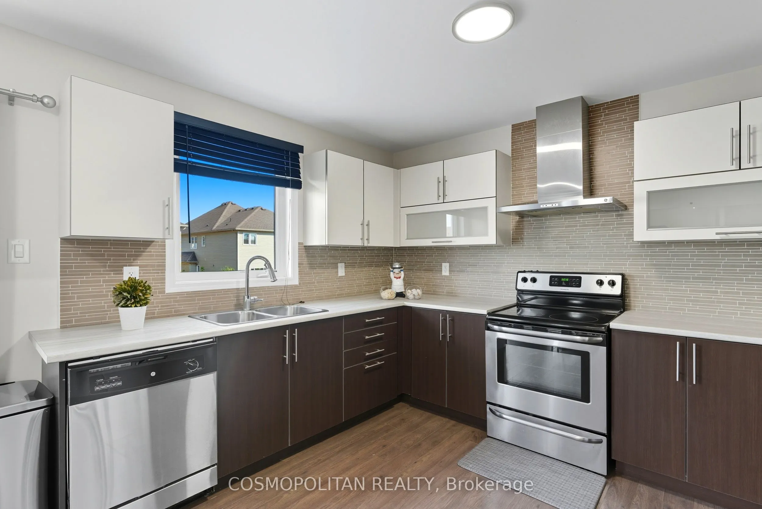 7704 Cottonwood Drive