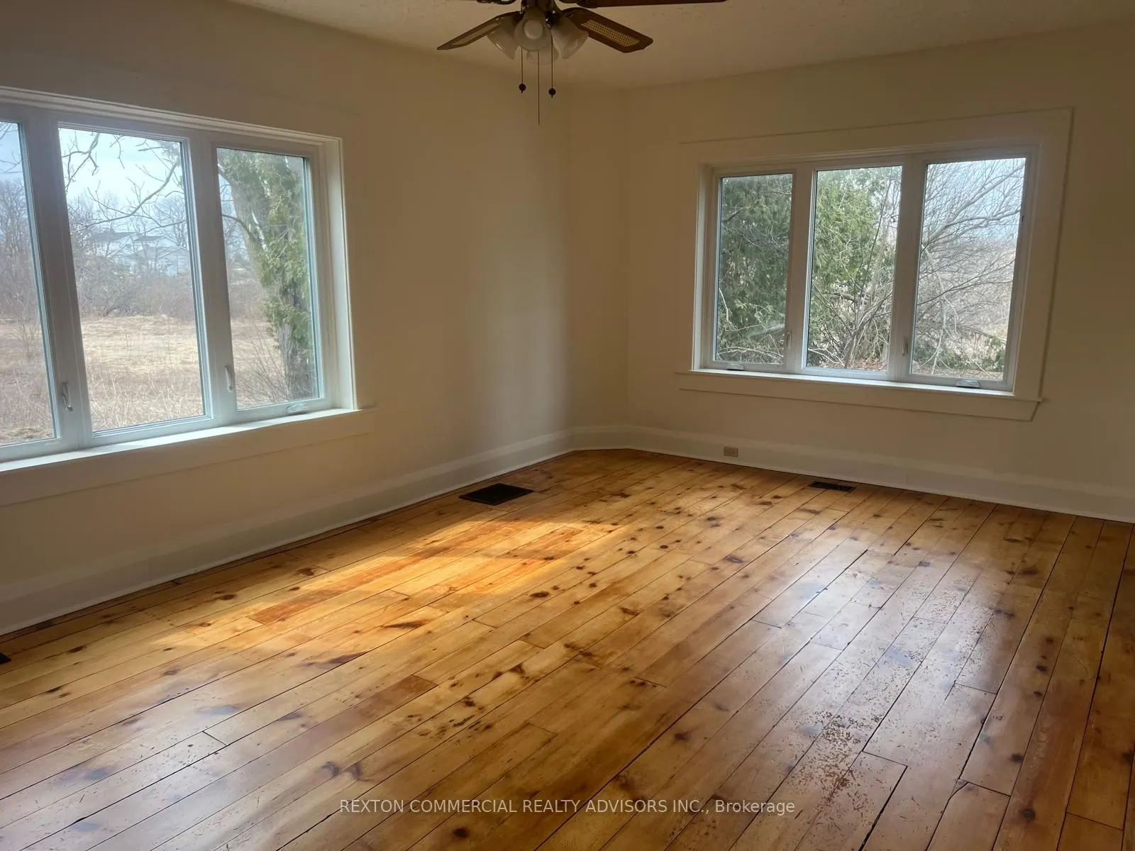 363 Lindsay Road