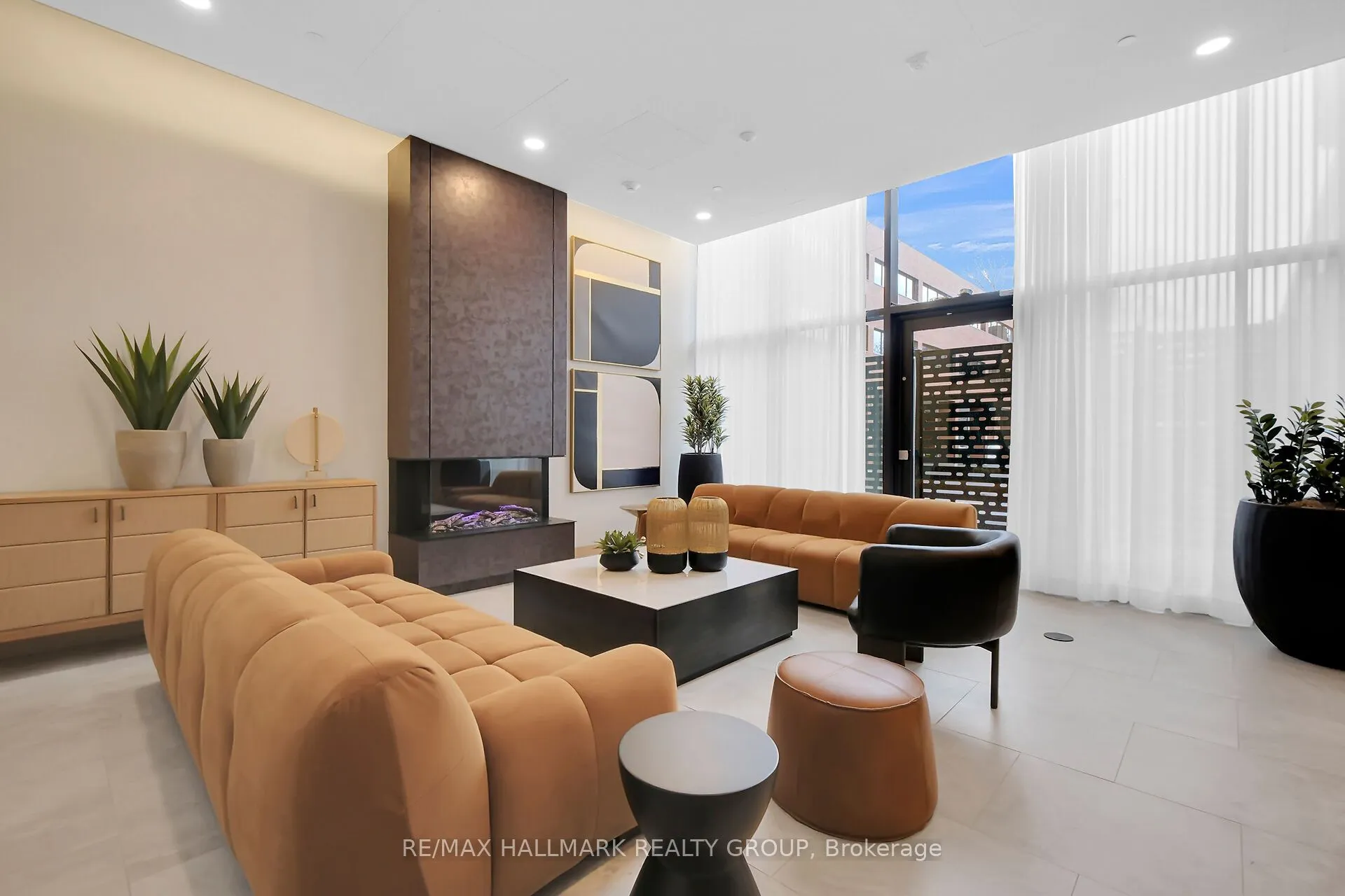 10 James Street, #617