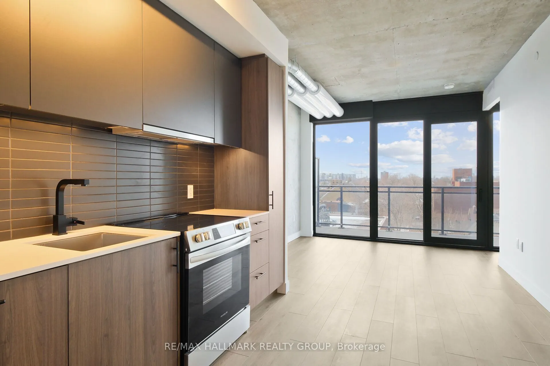 10 James Street, #617