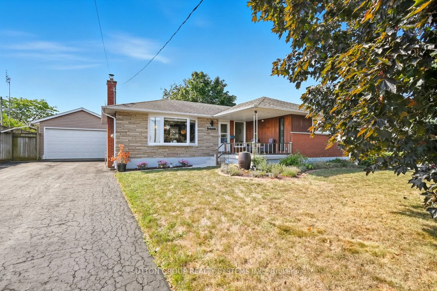 83 Lakeside Drive