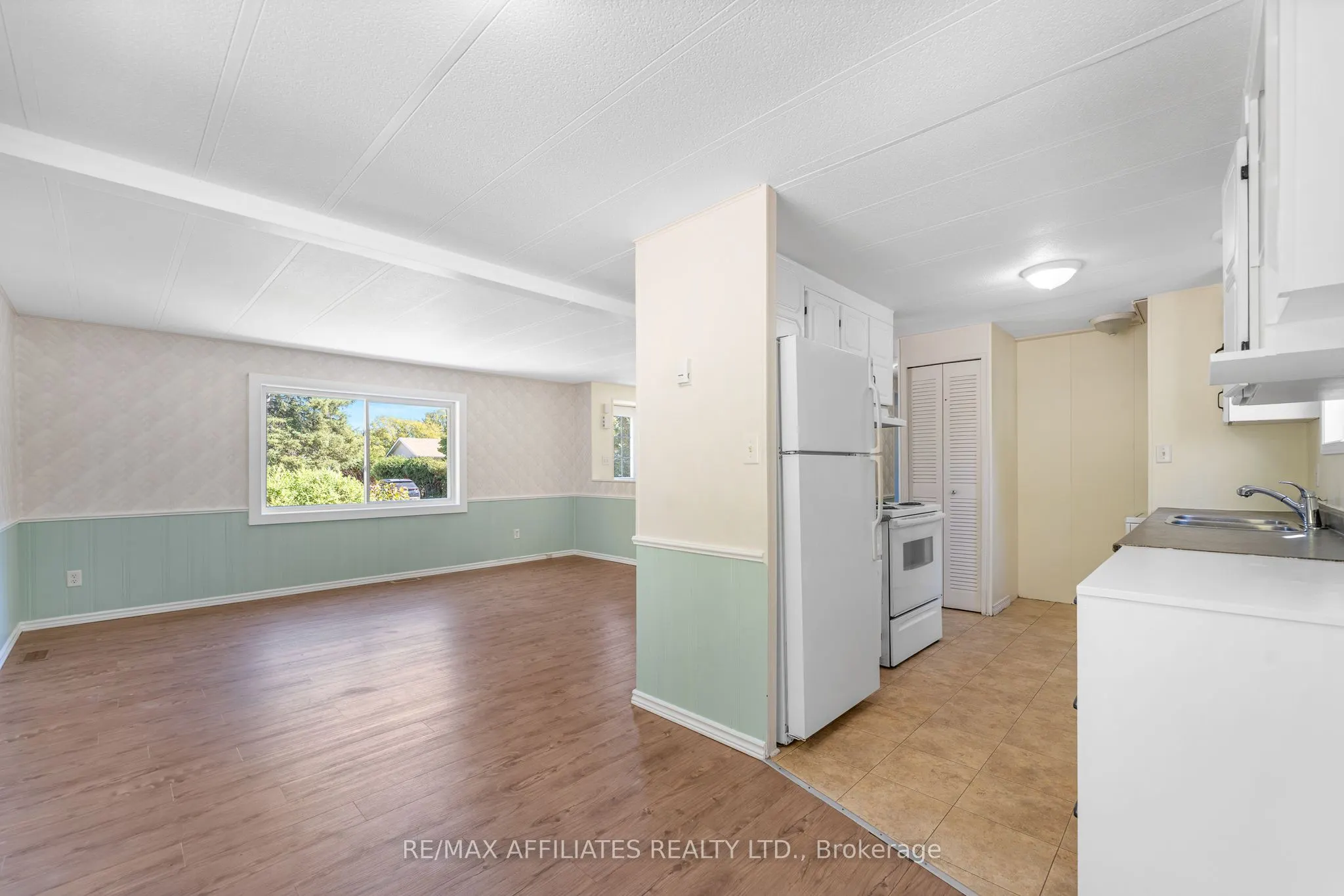 5 Fringewood Drive
