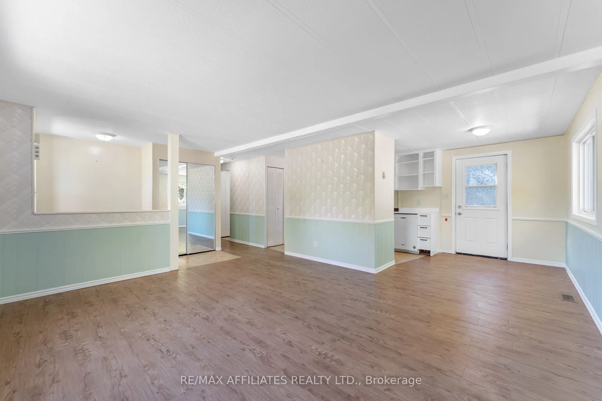 5 Fringewood Drive