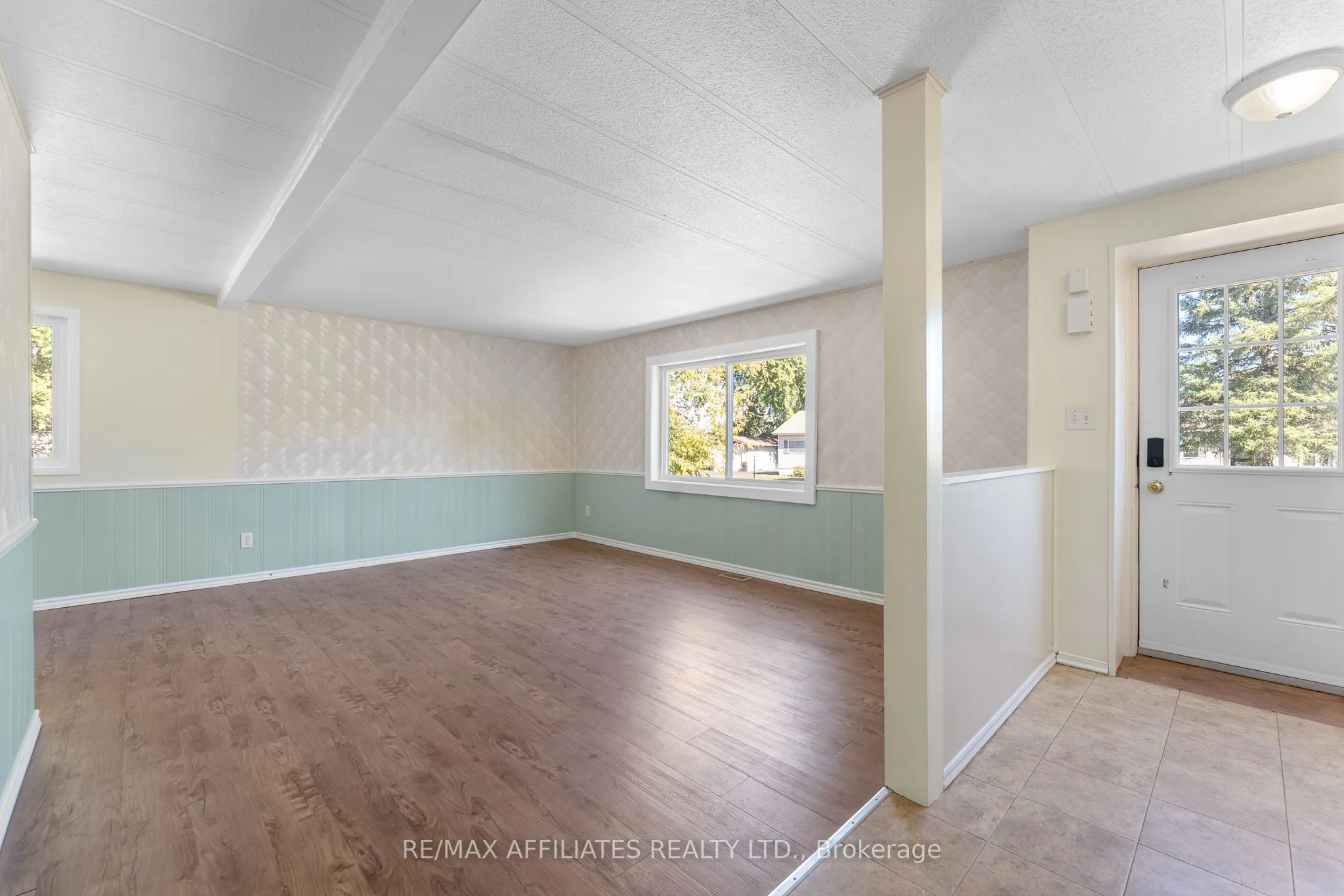 5 Fringewood Drive