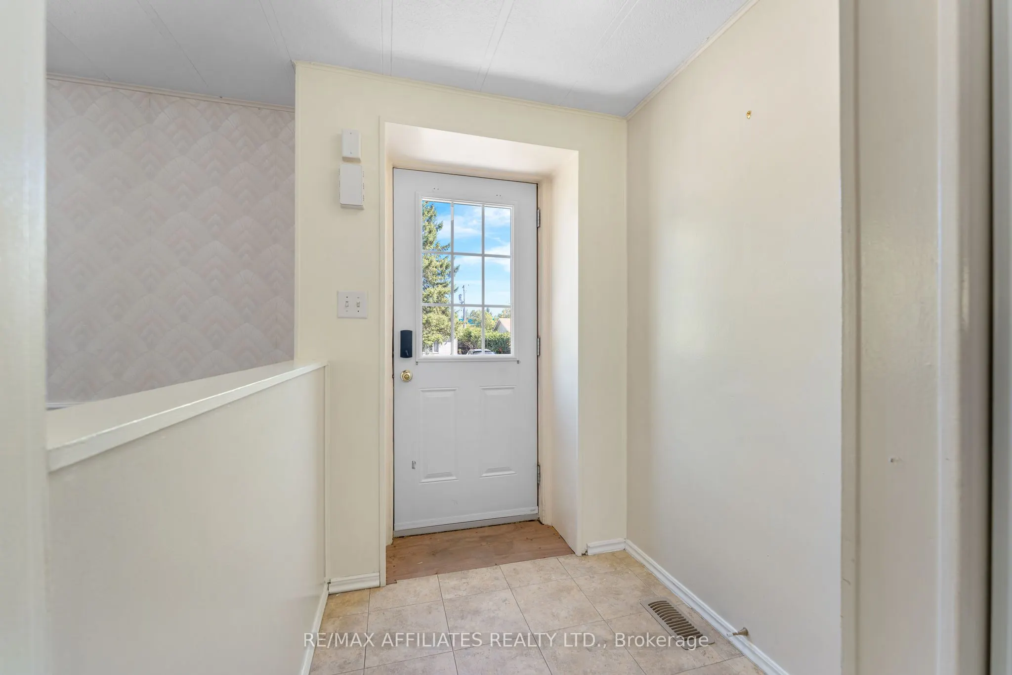 5 Fringewood Drive