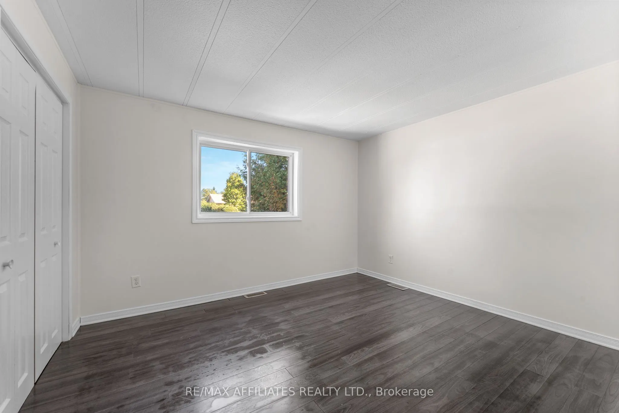 5 Fringewood Drive