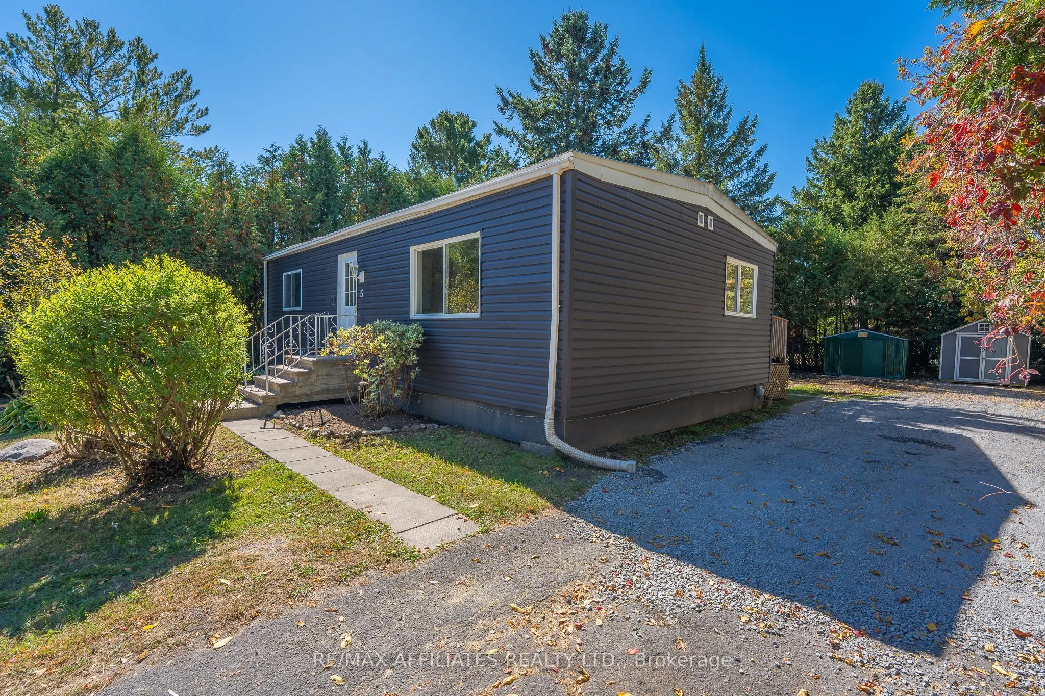 5 Fringewood Drive