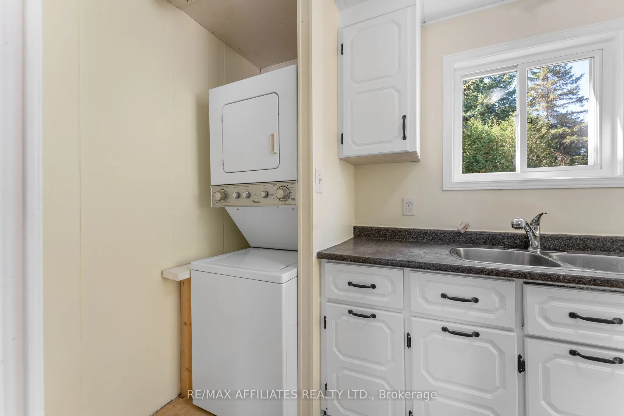 5 Fringewood Drive