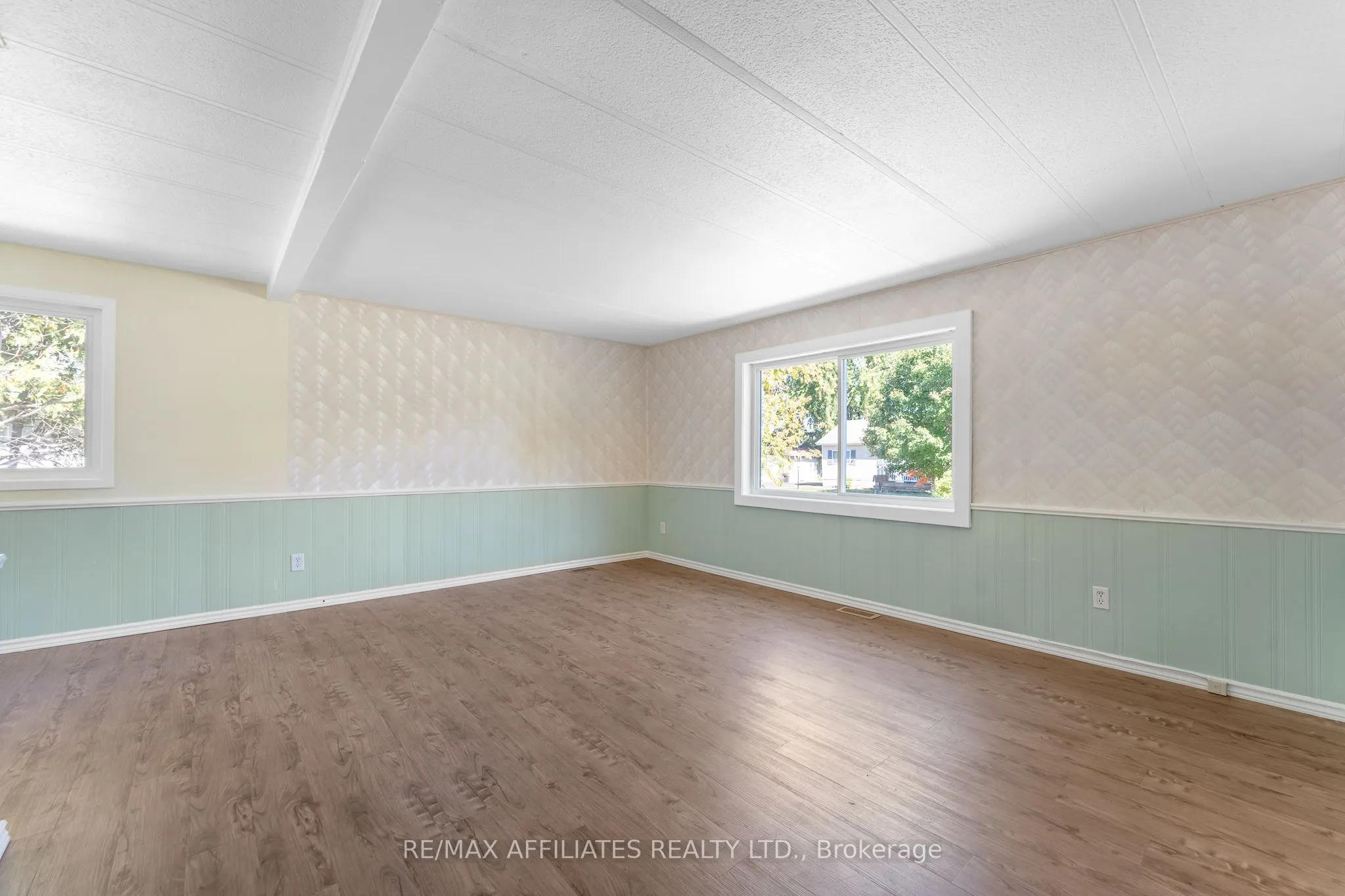 5 Fringewood Drive