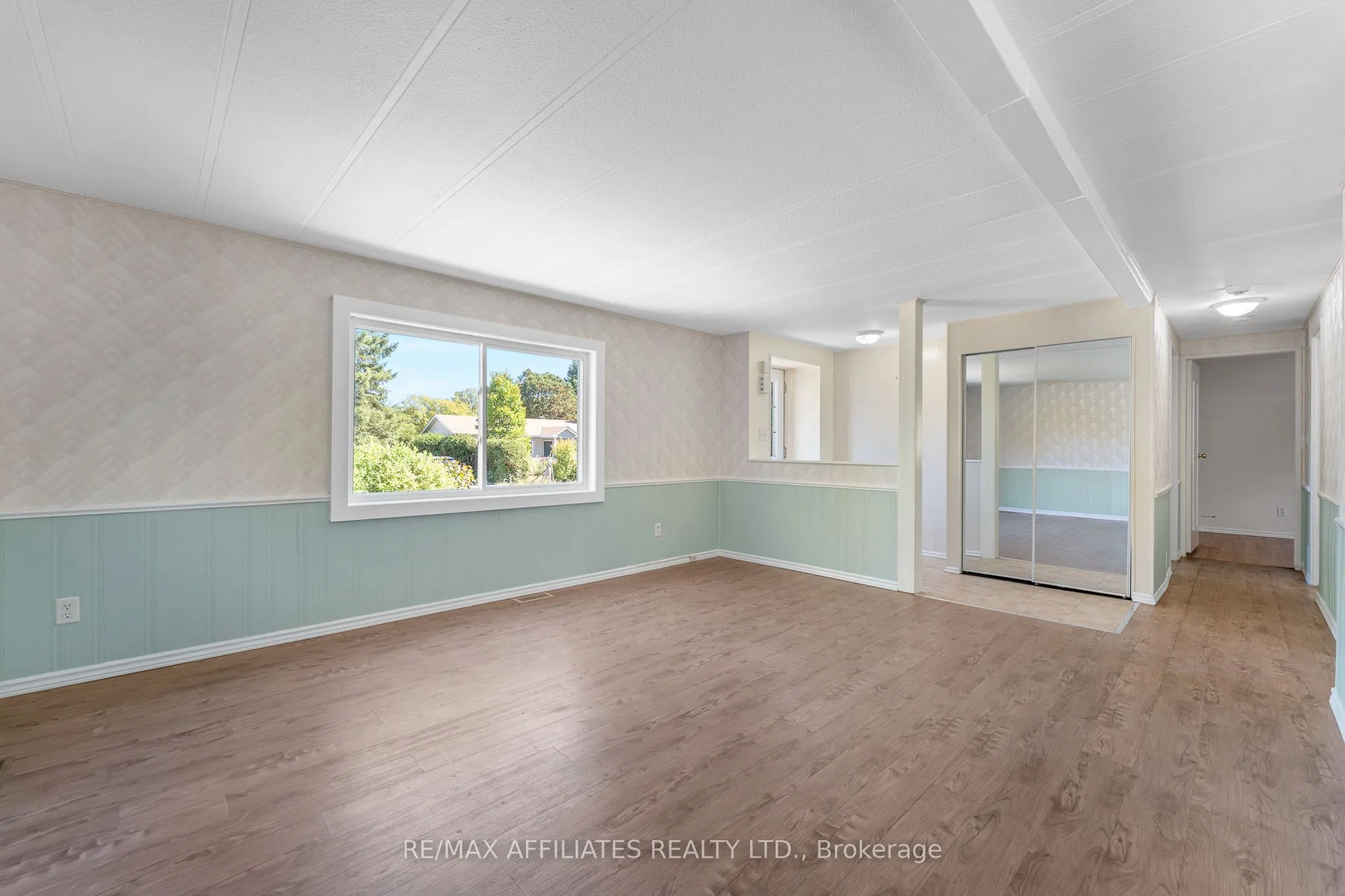 5 Fringewood Drive