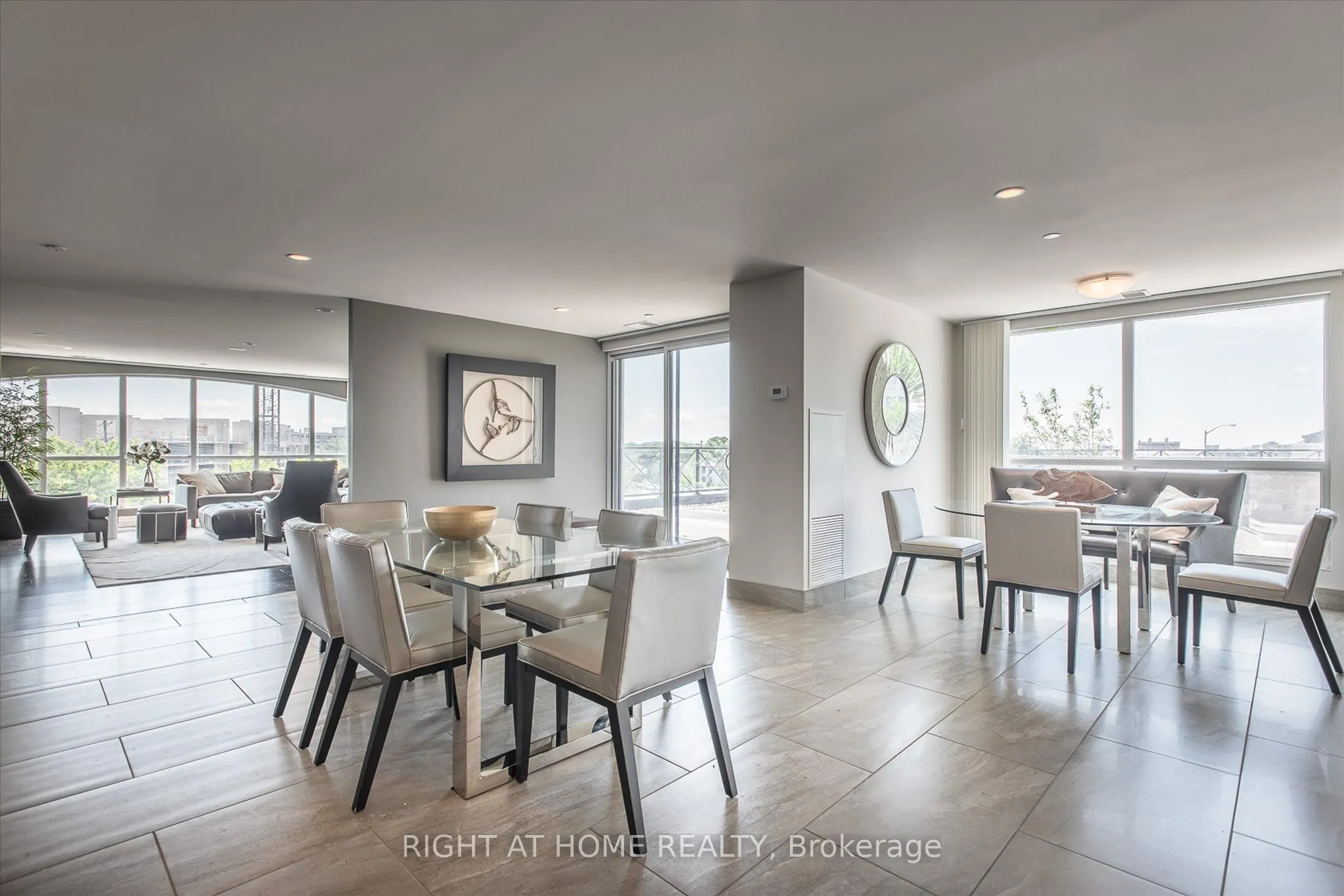 160 Macdonell Street, #707