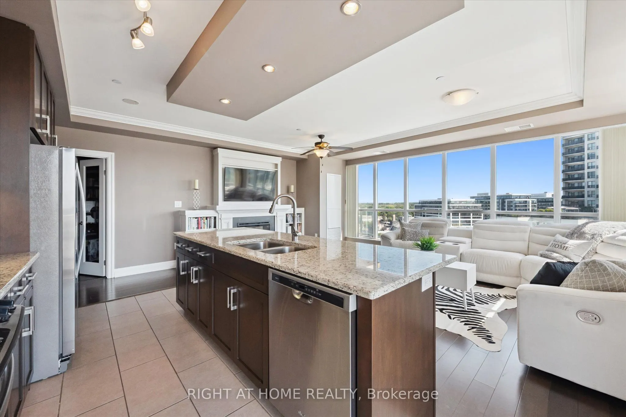 160 Macdonell Street, #707