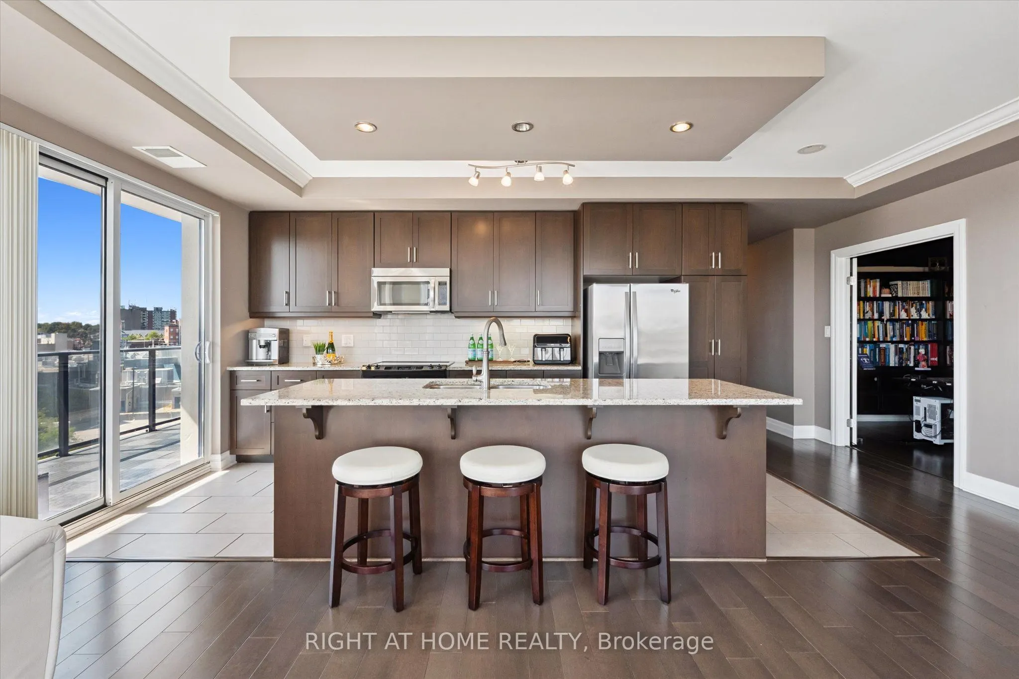 160 Macdonell Street, #707