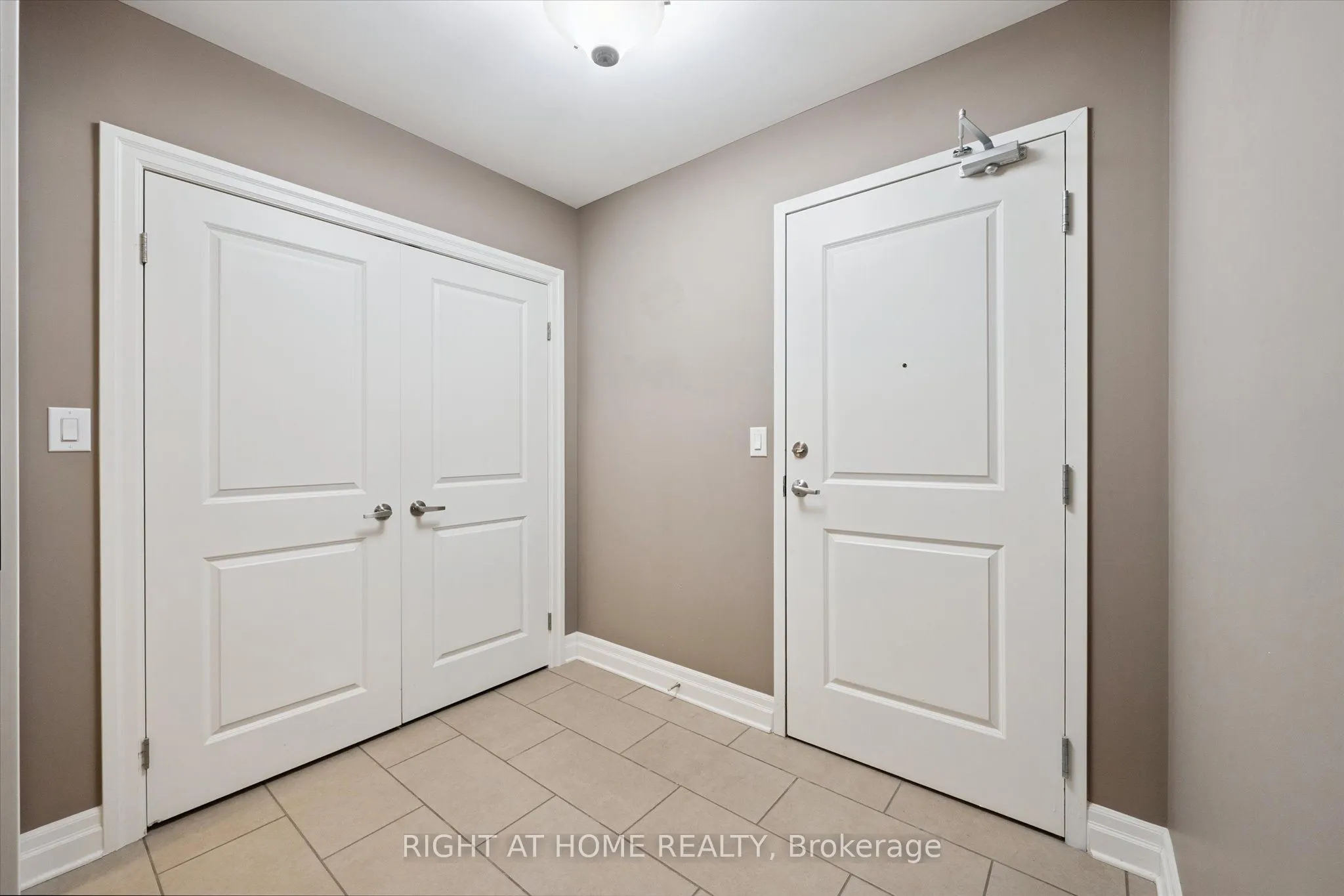 160 Macdonell Street, #707