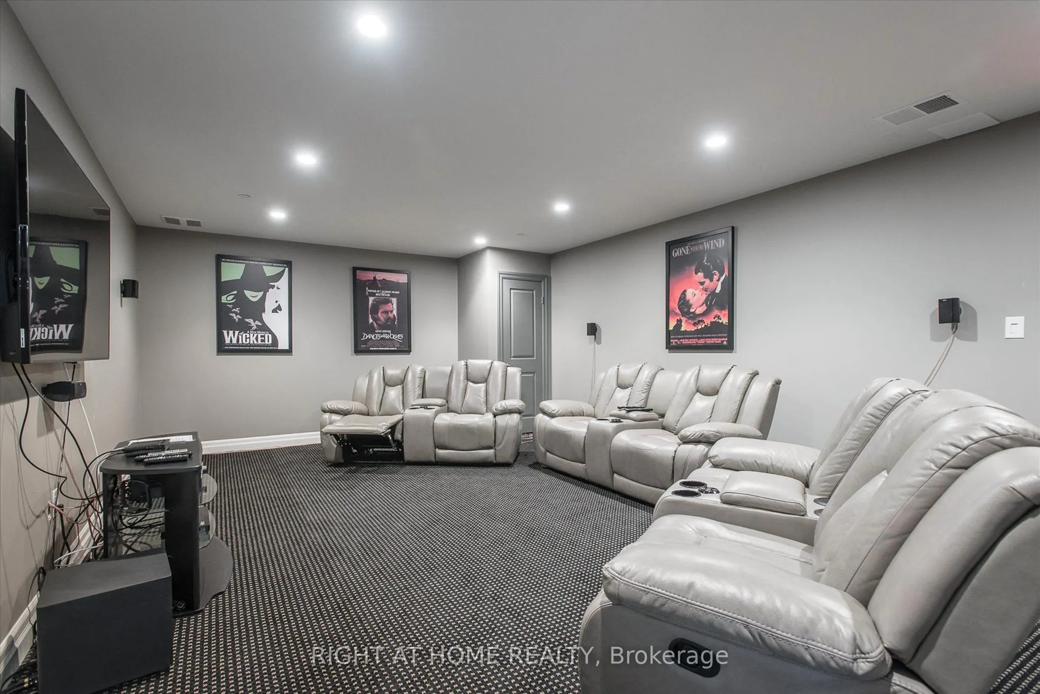 160 Macdonell Street, #707